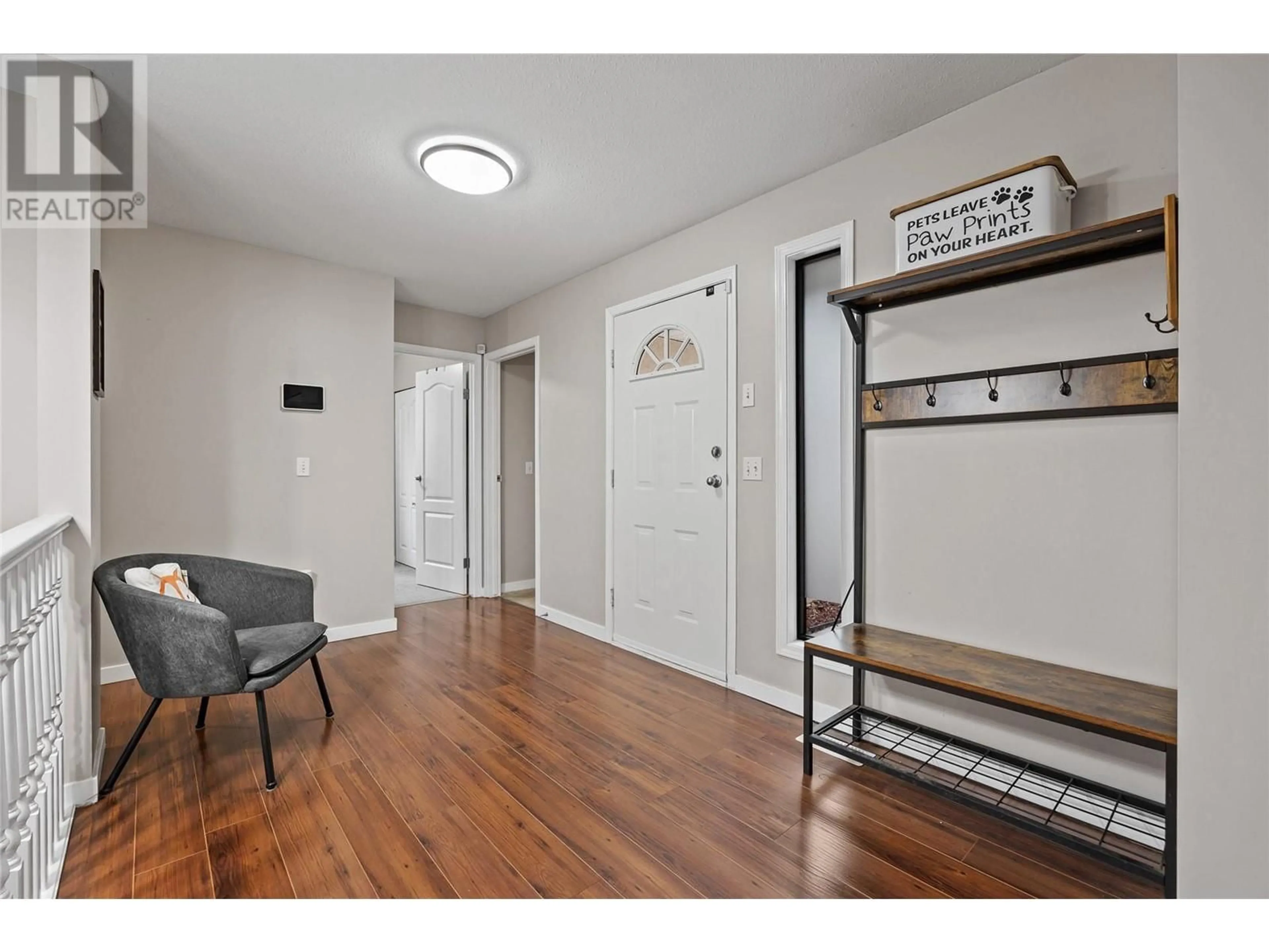 Indoor entryway for 6029 TURNER AVENUE, Peachland British Columbia V0H1X7