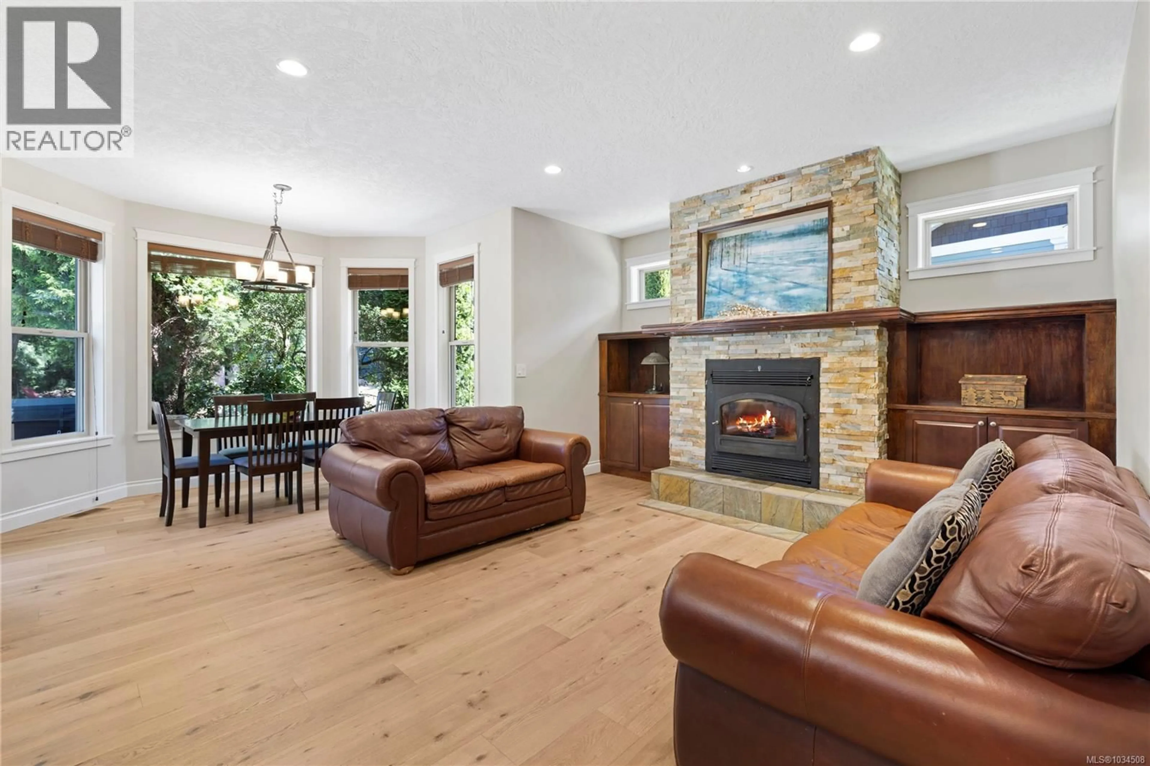 Living room with furniture, unknown for 1635 STONE LAKE DRIVE, Nanoose Bay British Columbia V9P9L1