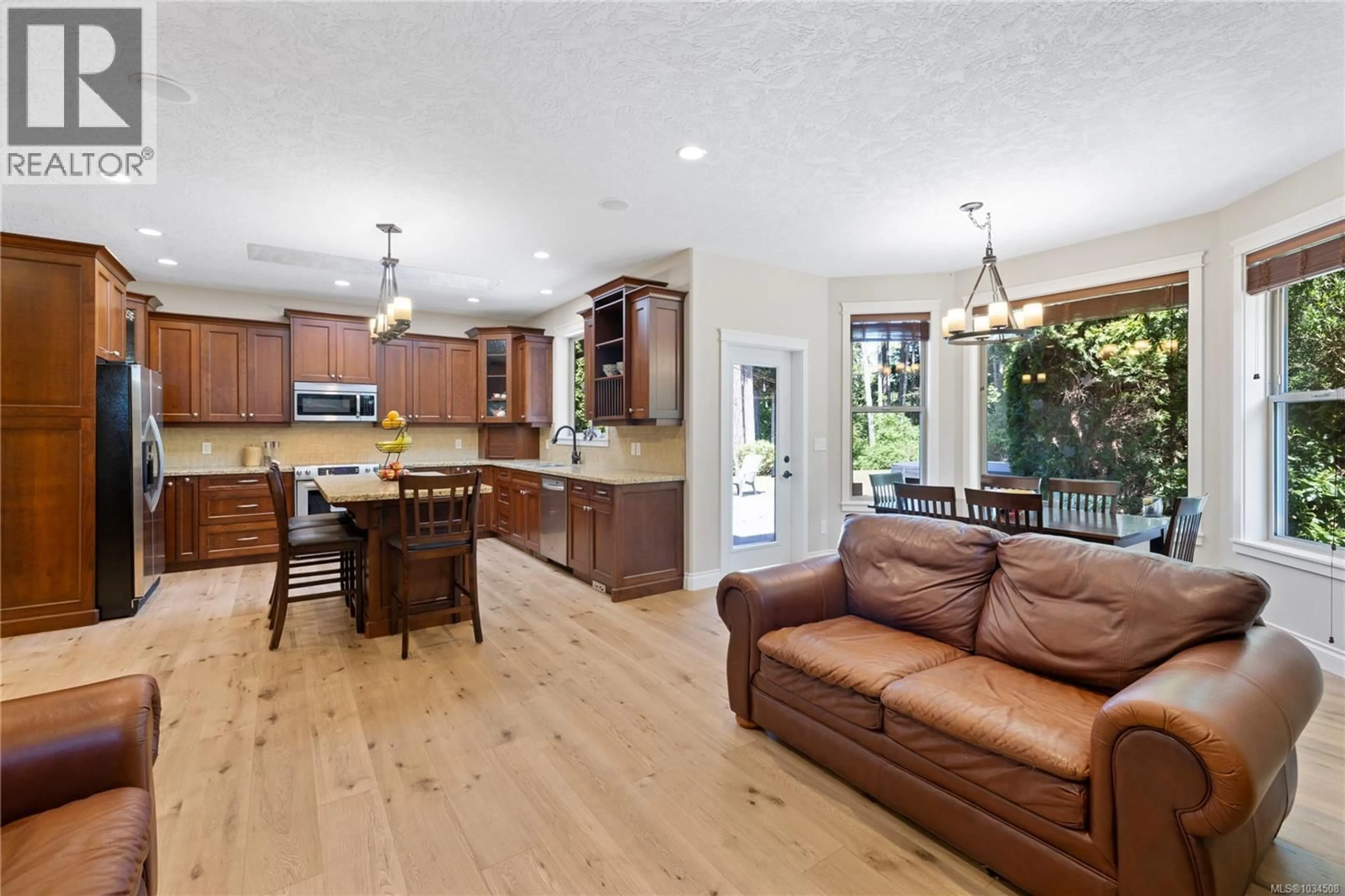 Open concept kitchen, unknown for 1635 STONE LAKE DRIVE, Nanoose Bay British Columbia V9P9L1