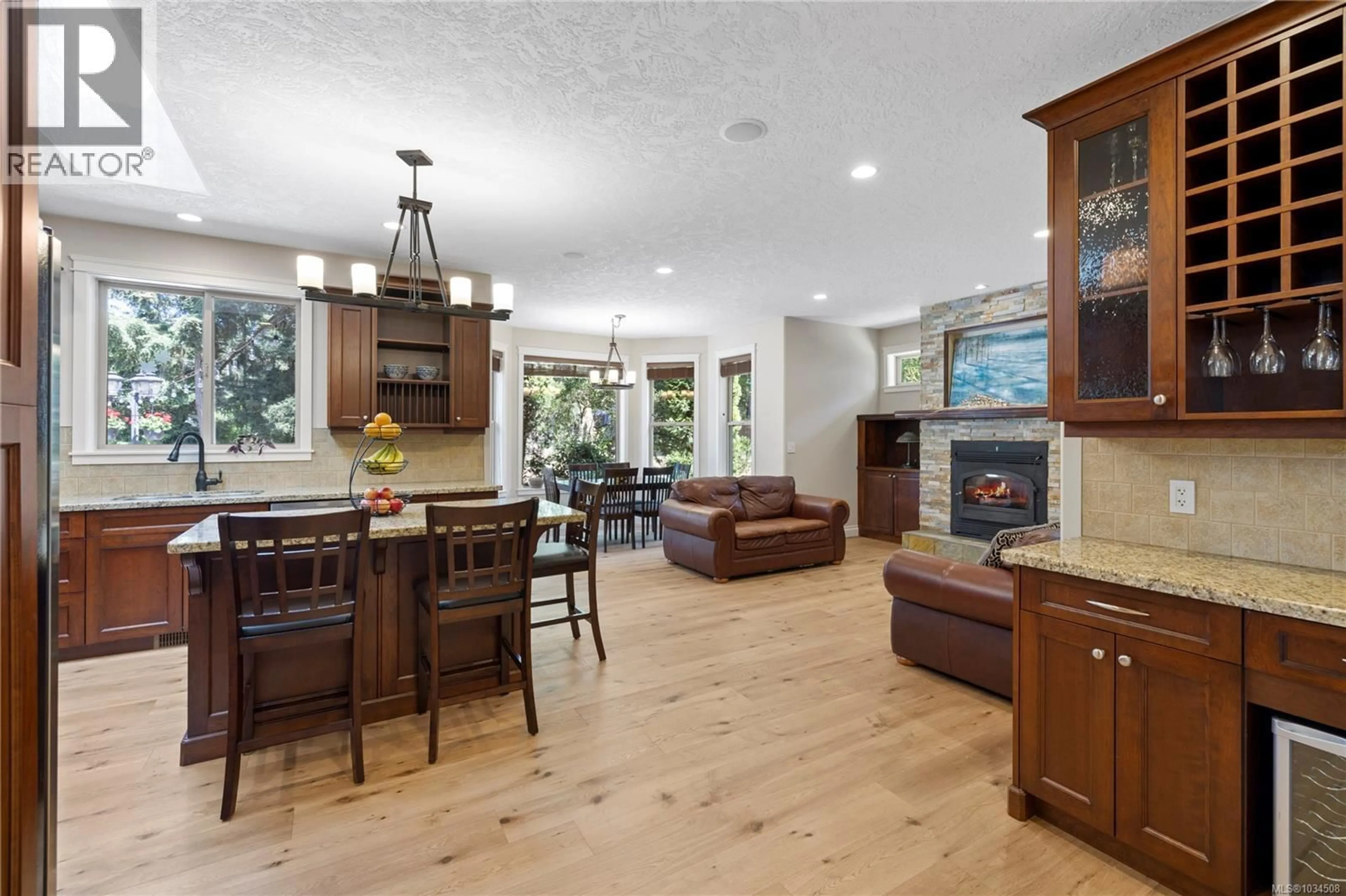 Open concept kitchen, unknown for 1635 STONE LAKE DRIVE, Nanoose Bay British Columbia V9P9L1