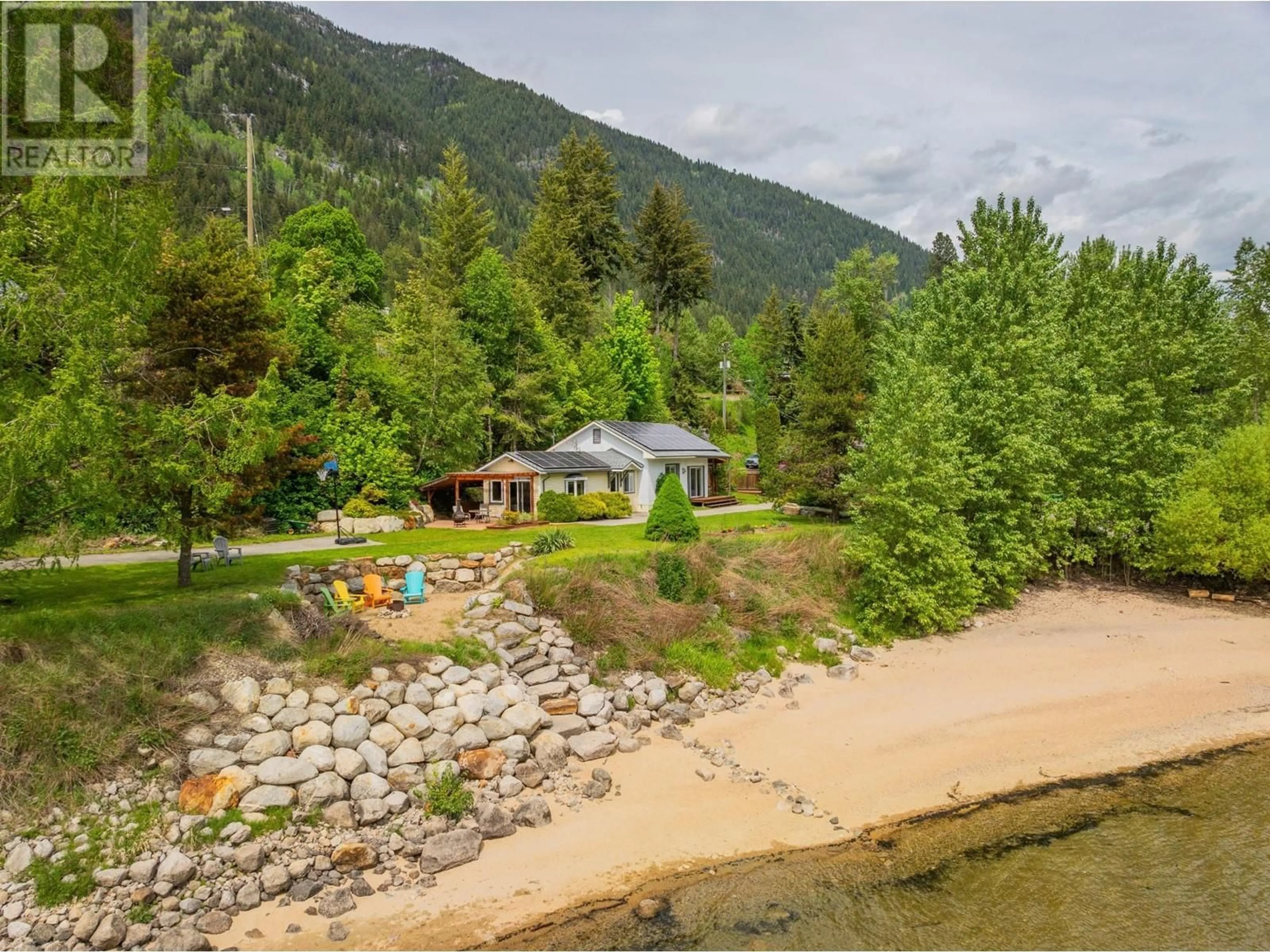 A pic from outside/outdoor area/front of a property/back of a property/a pic from drone, water/lake/river/ocean view for 606 JORGENSEN ROAD, Nelson British Columbia V1L6M6