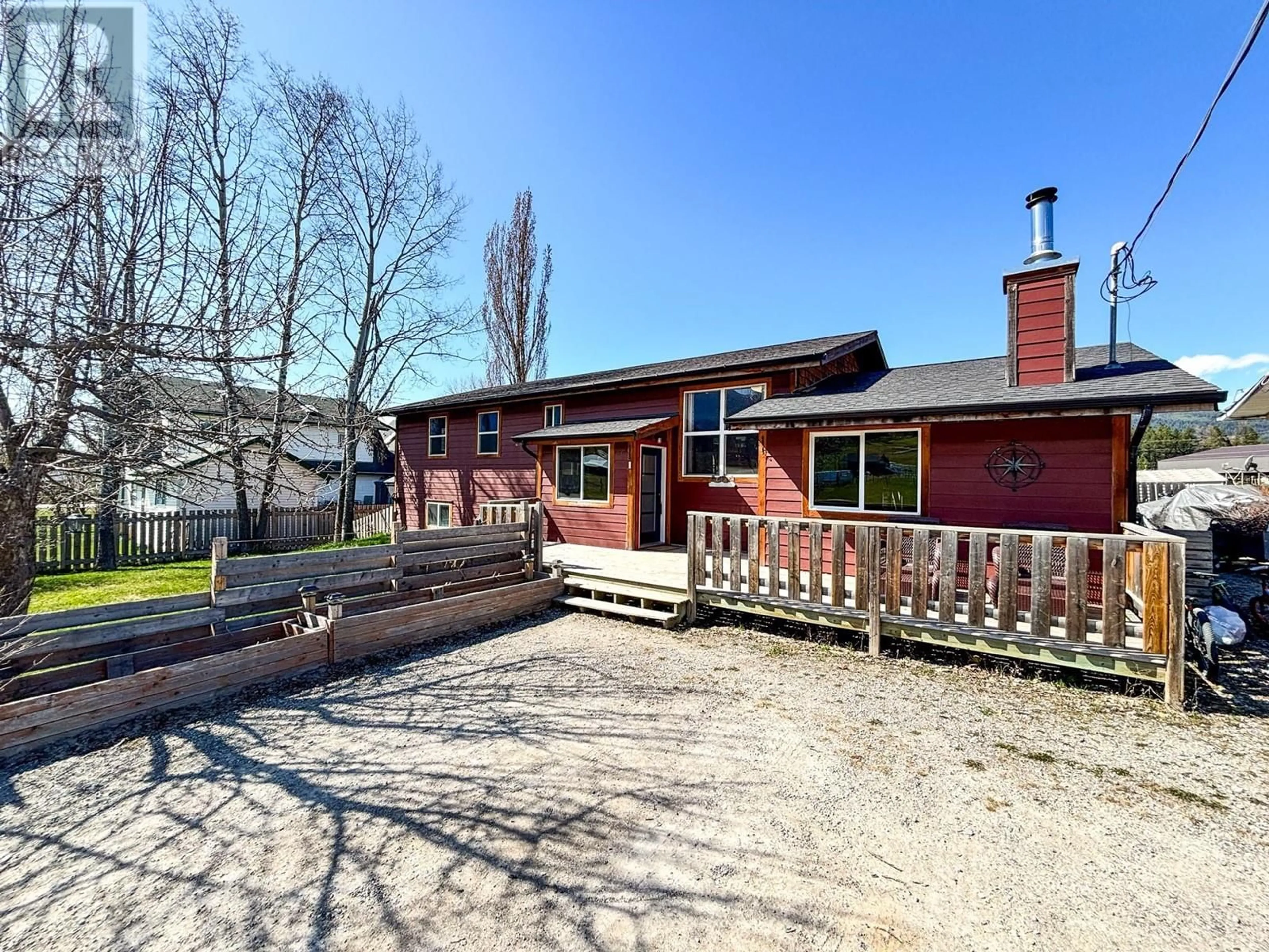 A pic from outside/outdoor area/front of a property/back of a property/a pic from drone, unknown for 5729 COLUMBIA ROAD, Edgewater British Columbia V0A1E0