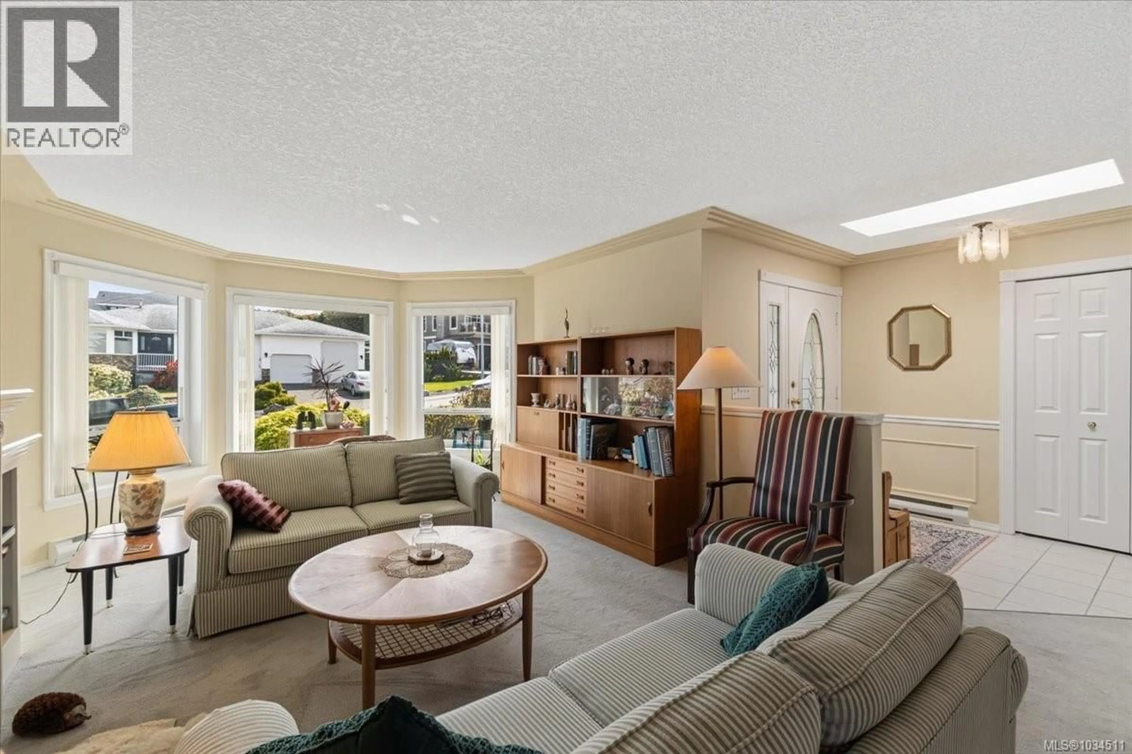 Living room with furniture, unknown for 5351 WILLIAMSON ROAD, Nanaimo British Columbia V9V1J9