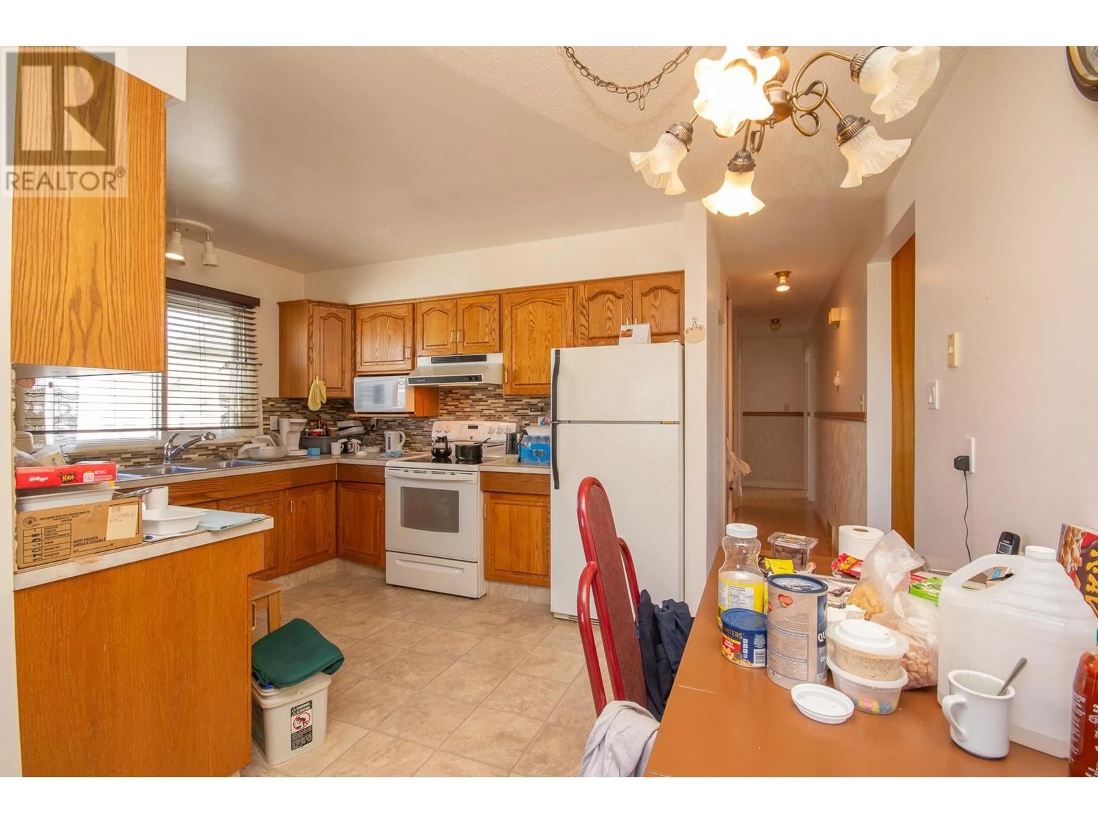 Standard kitchen, unknown for 945 111 AVENUE, Dawson Creek British Columbia V1G2X4