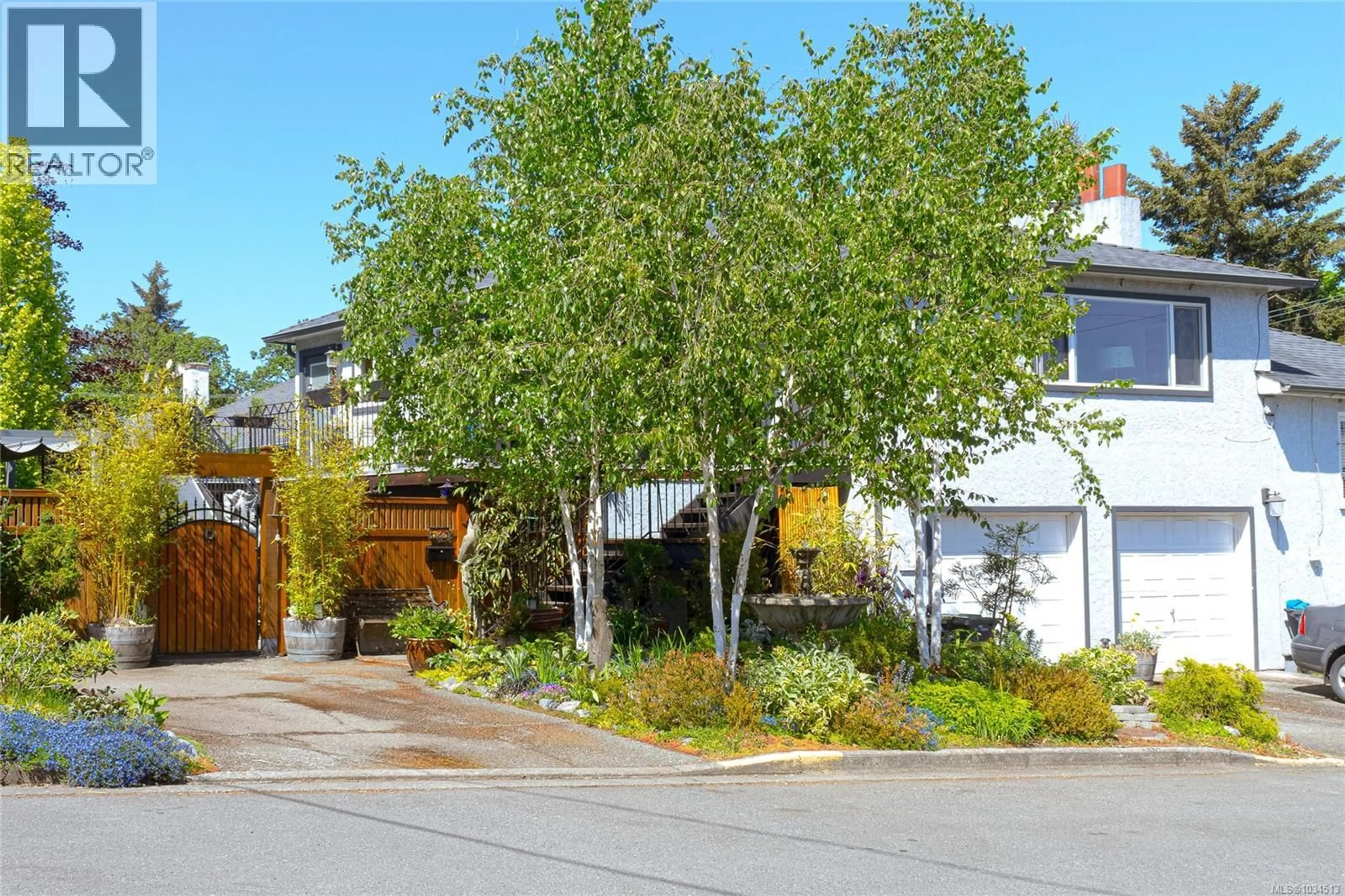 Patio, street for 628 BRYDEN COURT, Esquimalt British Columbia V9A4Y5