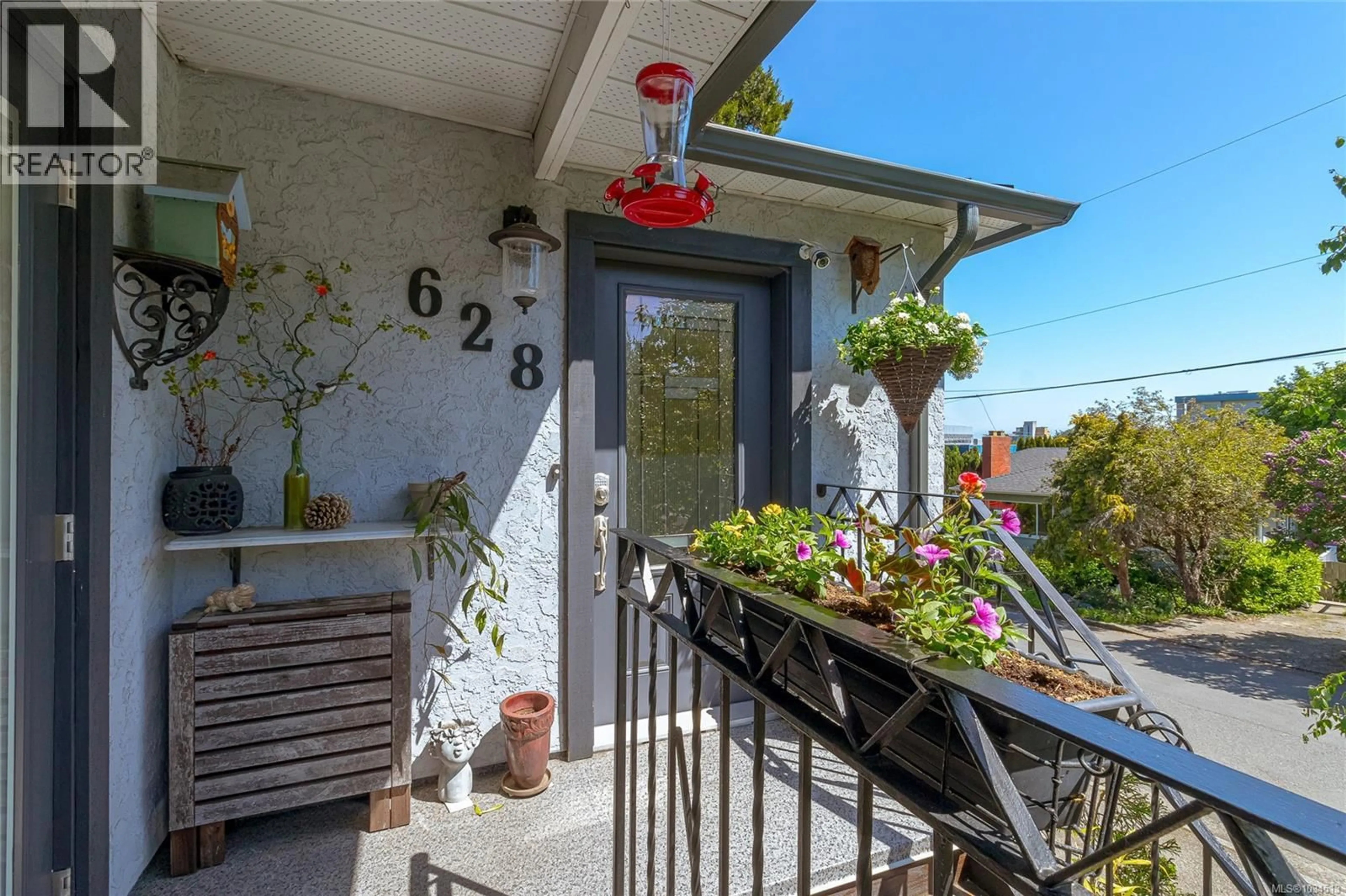 Unknown for 628 BRYDEN COURT, Esquimalt British Columbia V9A4Y5