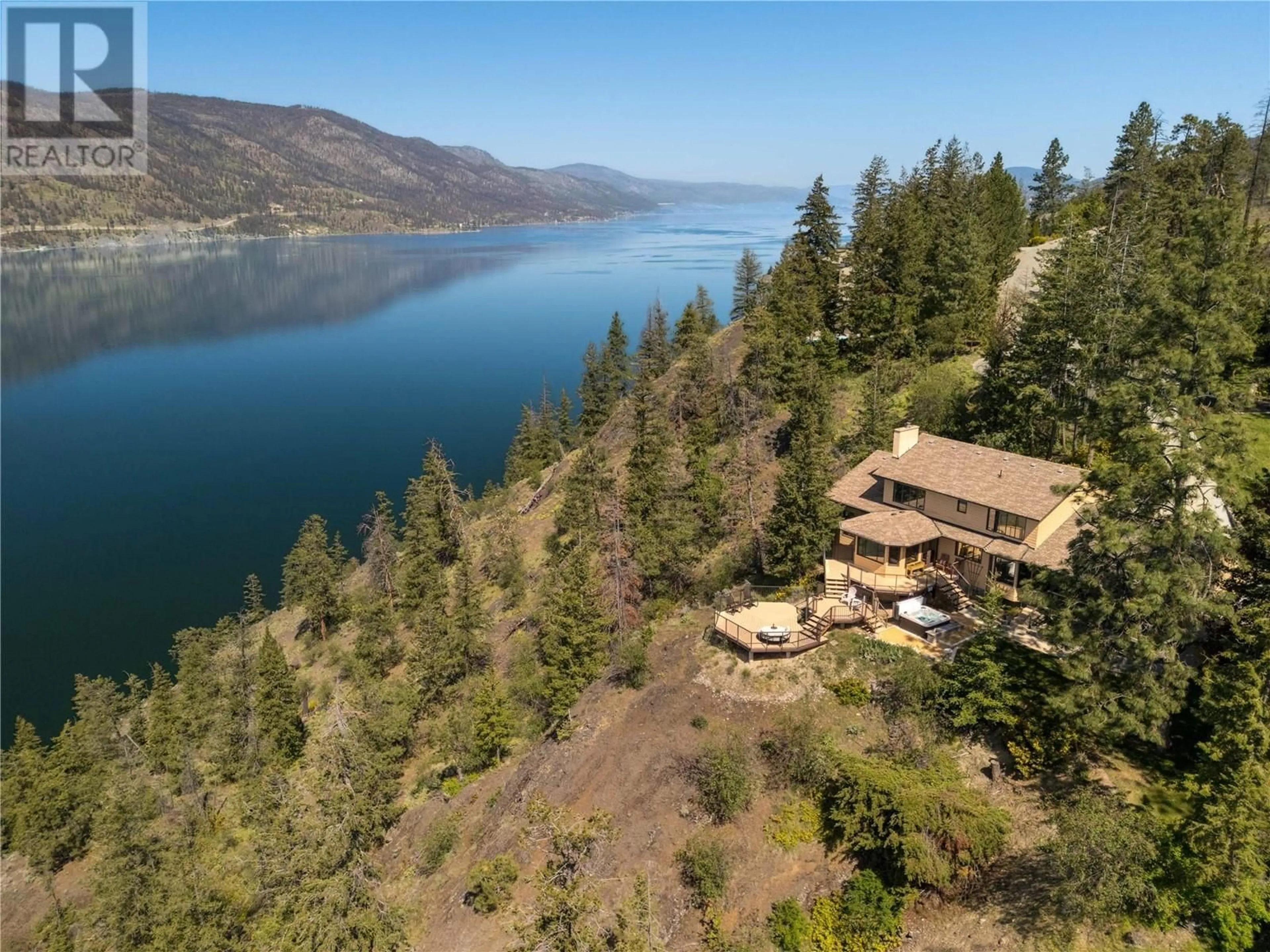 A pic from outside/outdoor area/front of a property/back of a property/a pic from drone, water/lake/river/ocean view for 1252 KYNDREE COURT, Kelowna British Columbia V1V1H1
