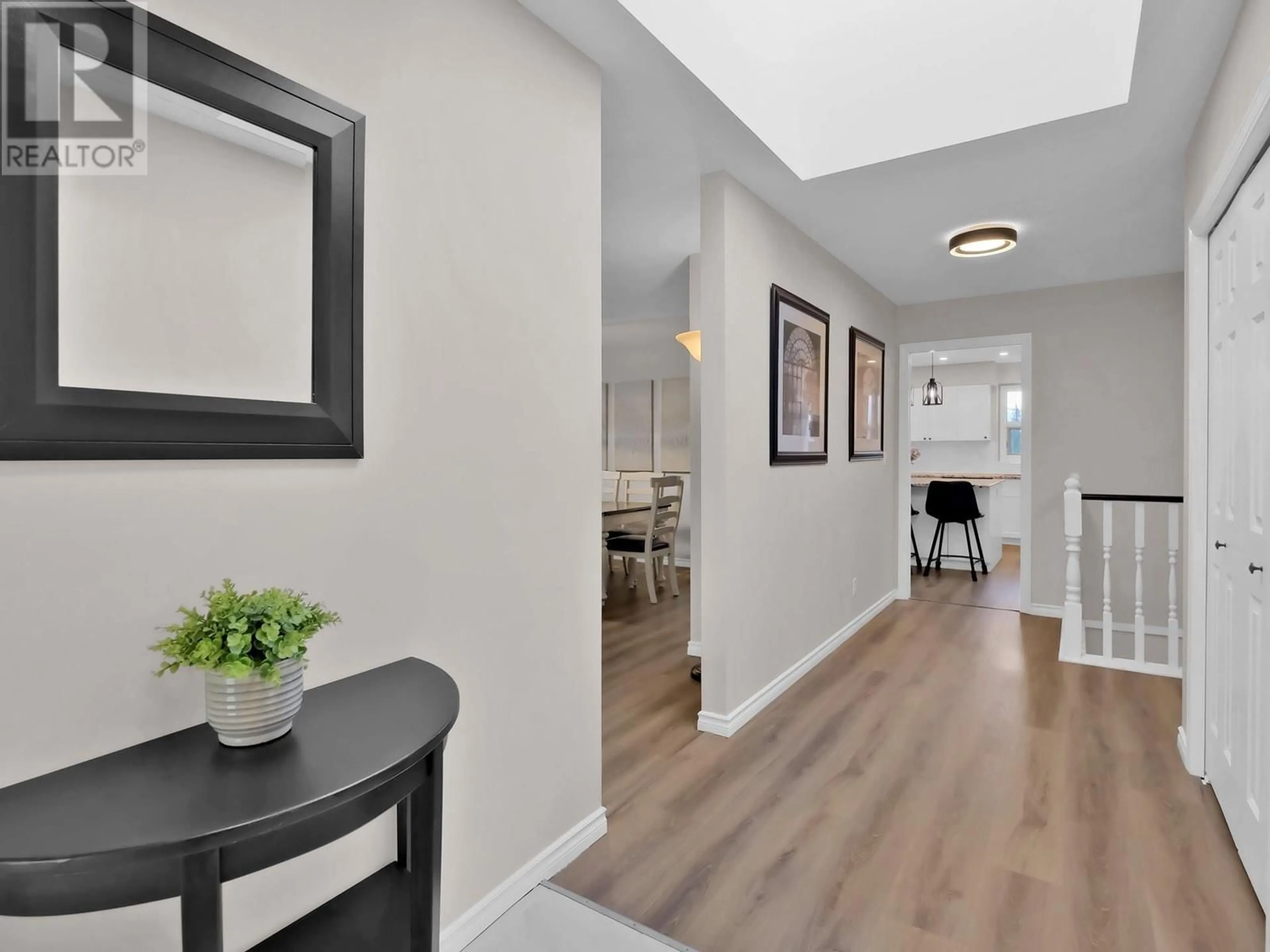 Indoor entryway for 763 CASSIAR COURT, Kelowna British Columbia V1V1M7