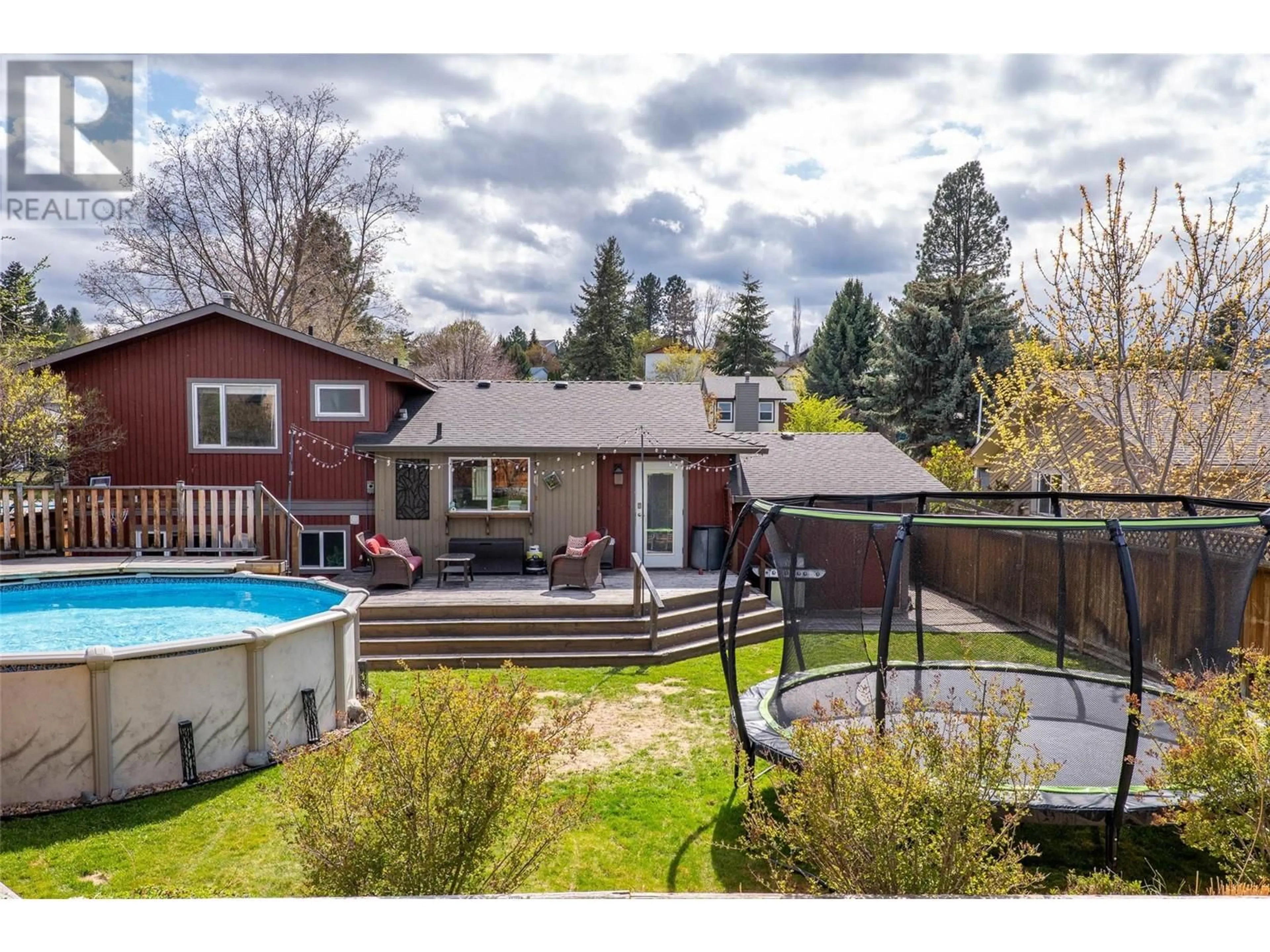 A pic from outside/outdoor area/front of a property/back of a property/a pic from drone, unknown for 146 WHISTLER DRIVE, Kamloops British Columbia V2E1X6