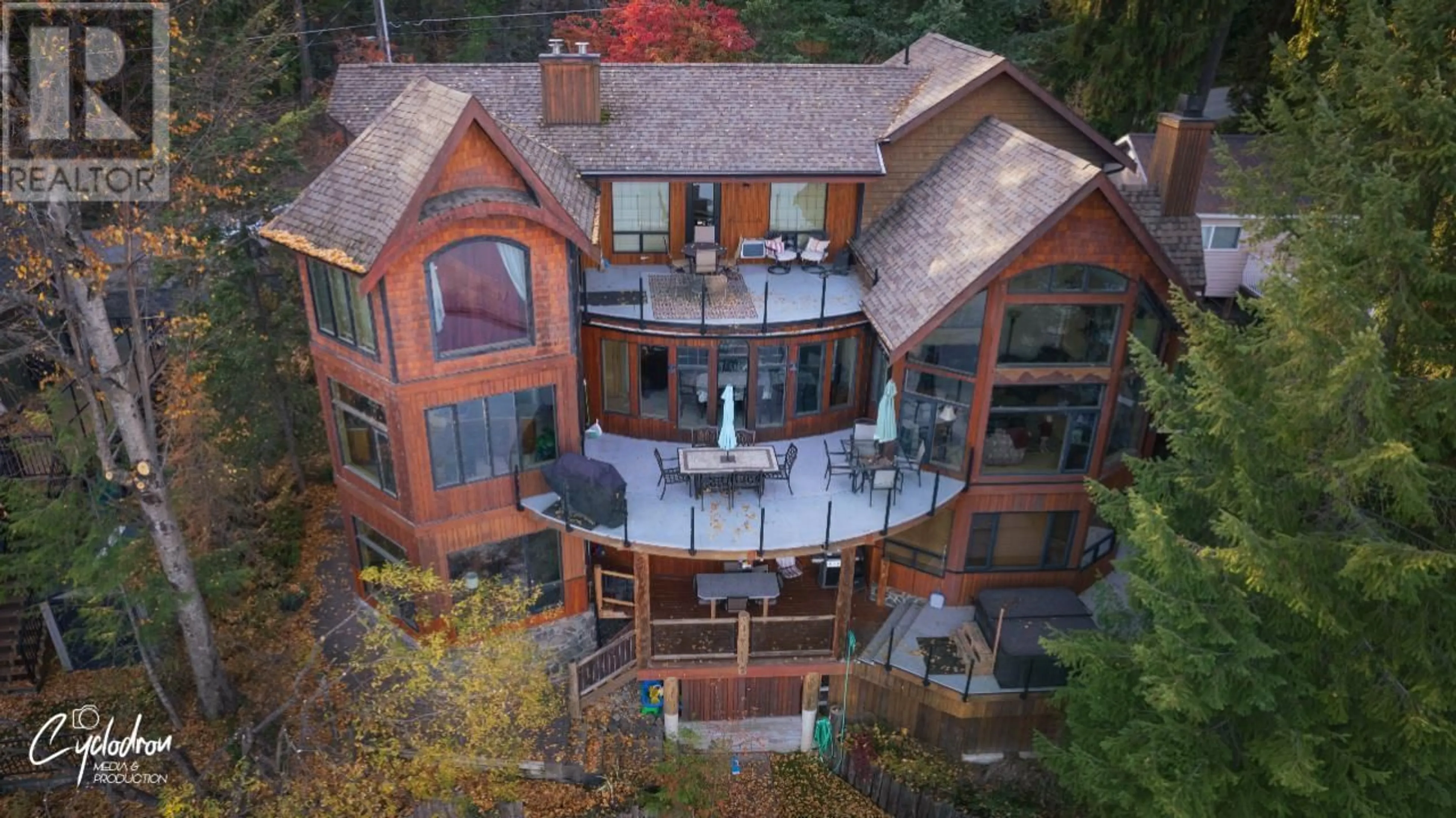 A pic from outside/outdoor area/front of a property/back of a property/a pic from drone, unknown for 1722 WEST LAKE DRIVE, Christina Lake British Columbia V0H1E0