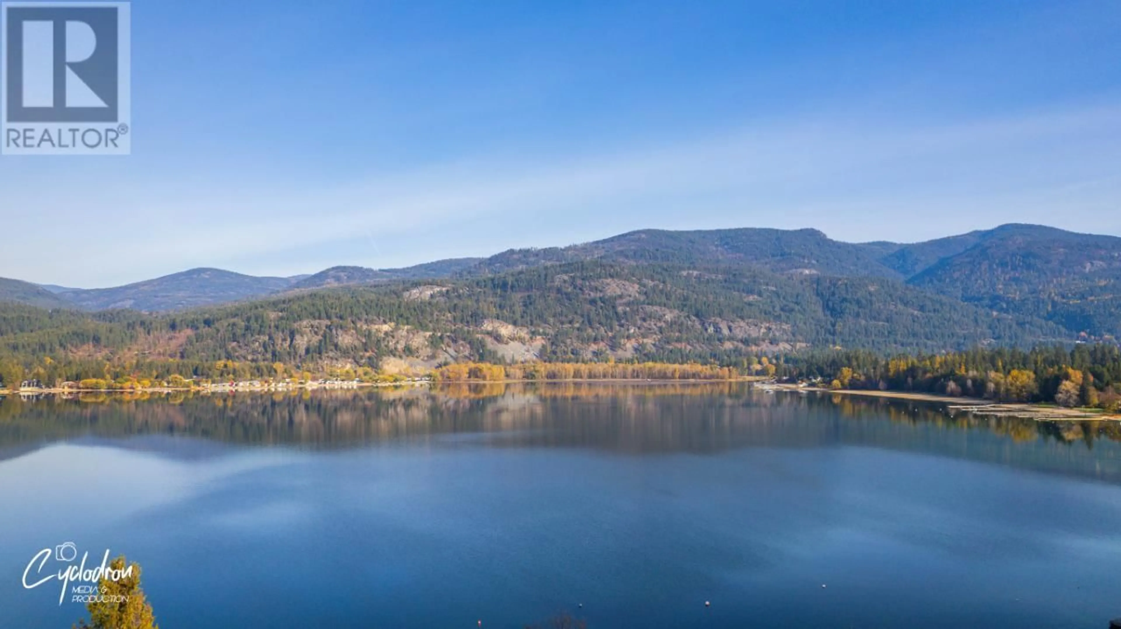 Blurry image for 1722 WEST LAKE DRIVE, Christina Lake British Columbia V0H1E0