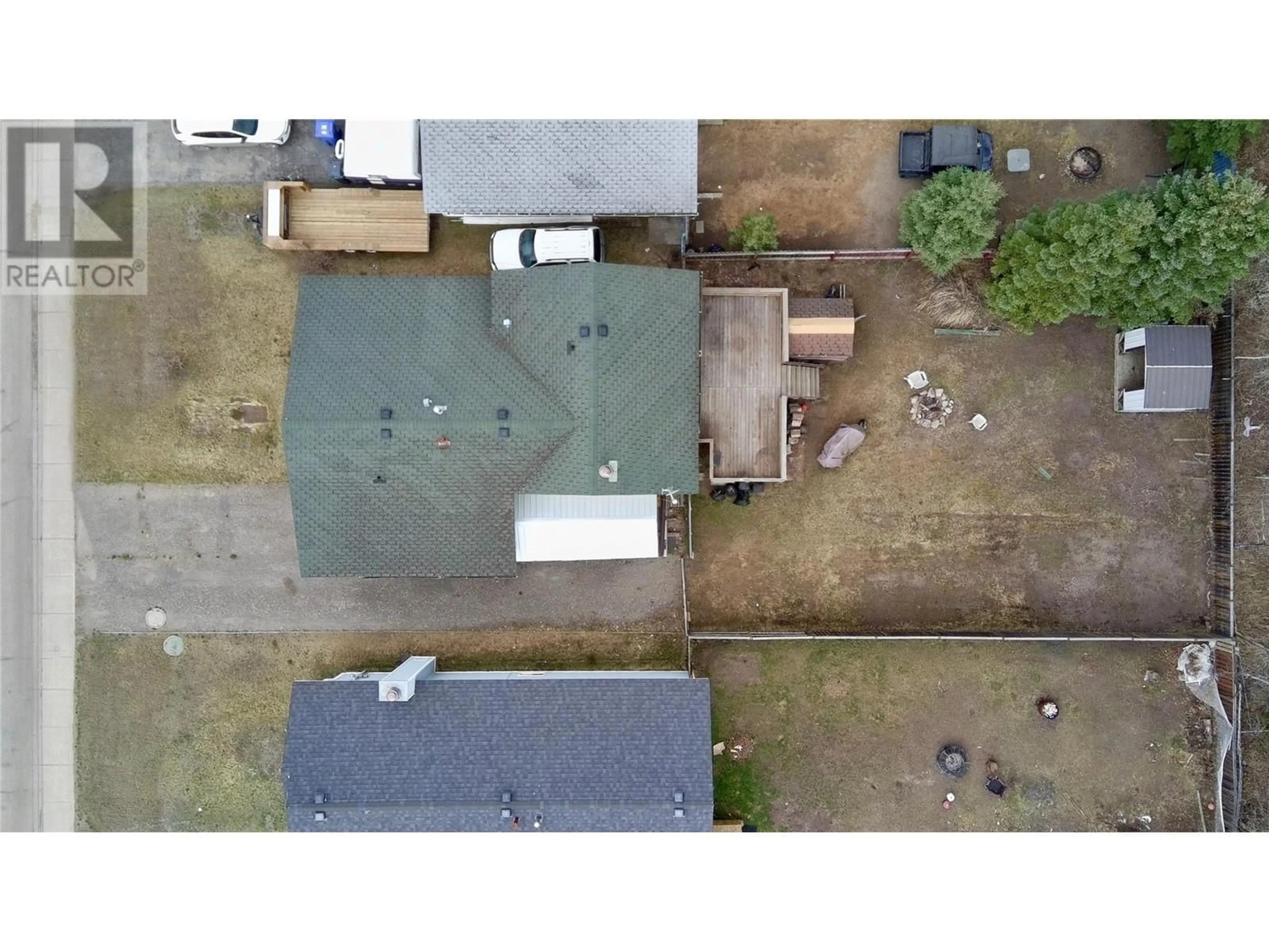 A pic from outside/outdoor area/front of a property/back of a property/a pic from drone, street for 127 FELLERS AVENUE, Tumbler Ridge British Columbia V0C2W0