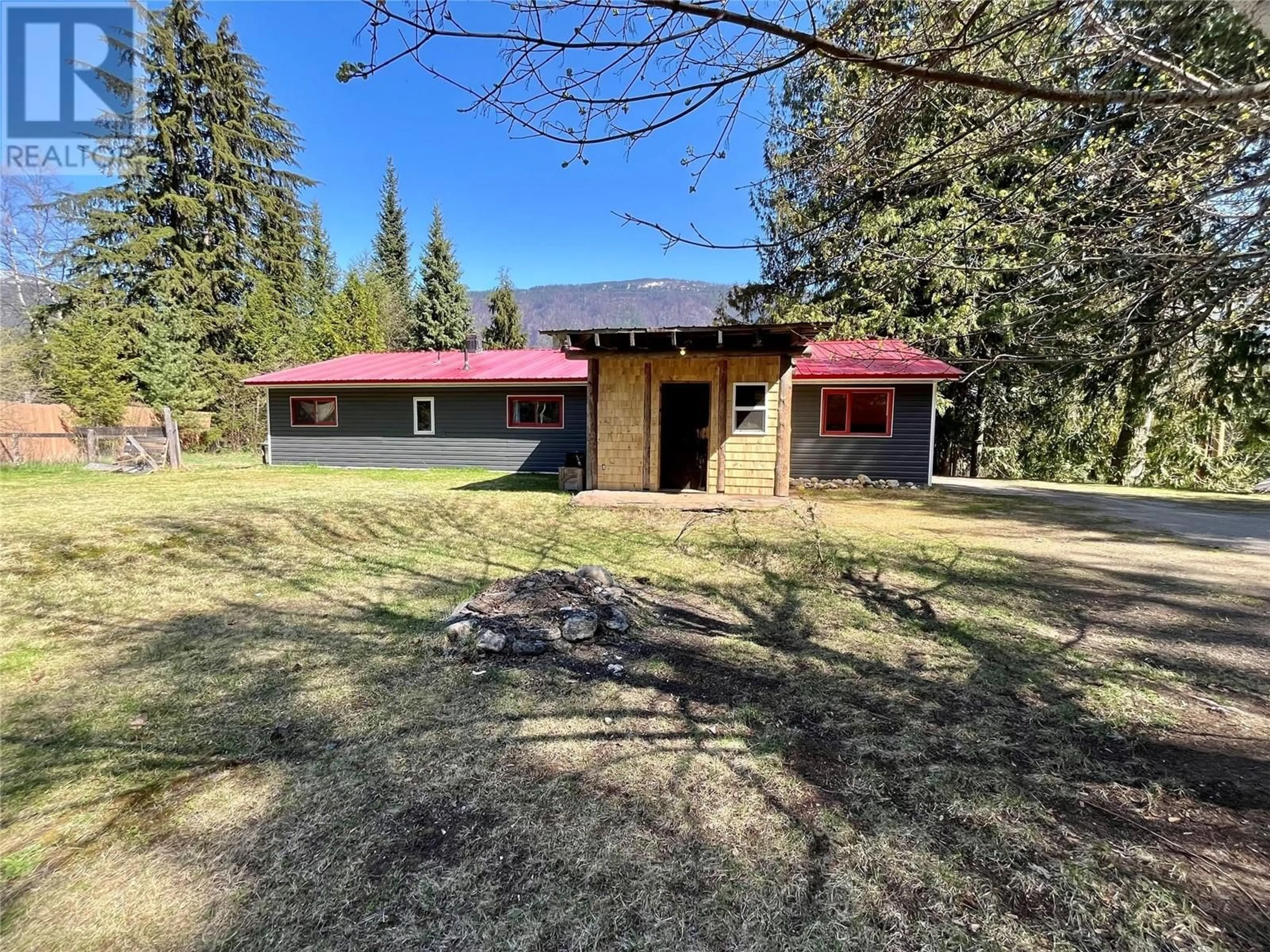 A pic from outside/outdoor area/front of a property/back of a property/a pic from drone, unknown for SLOCAN WEST ROAD, Slocan British Columbia V0G2C0