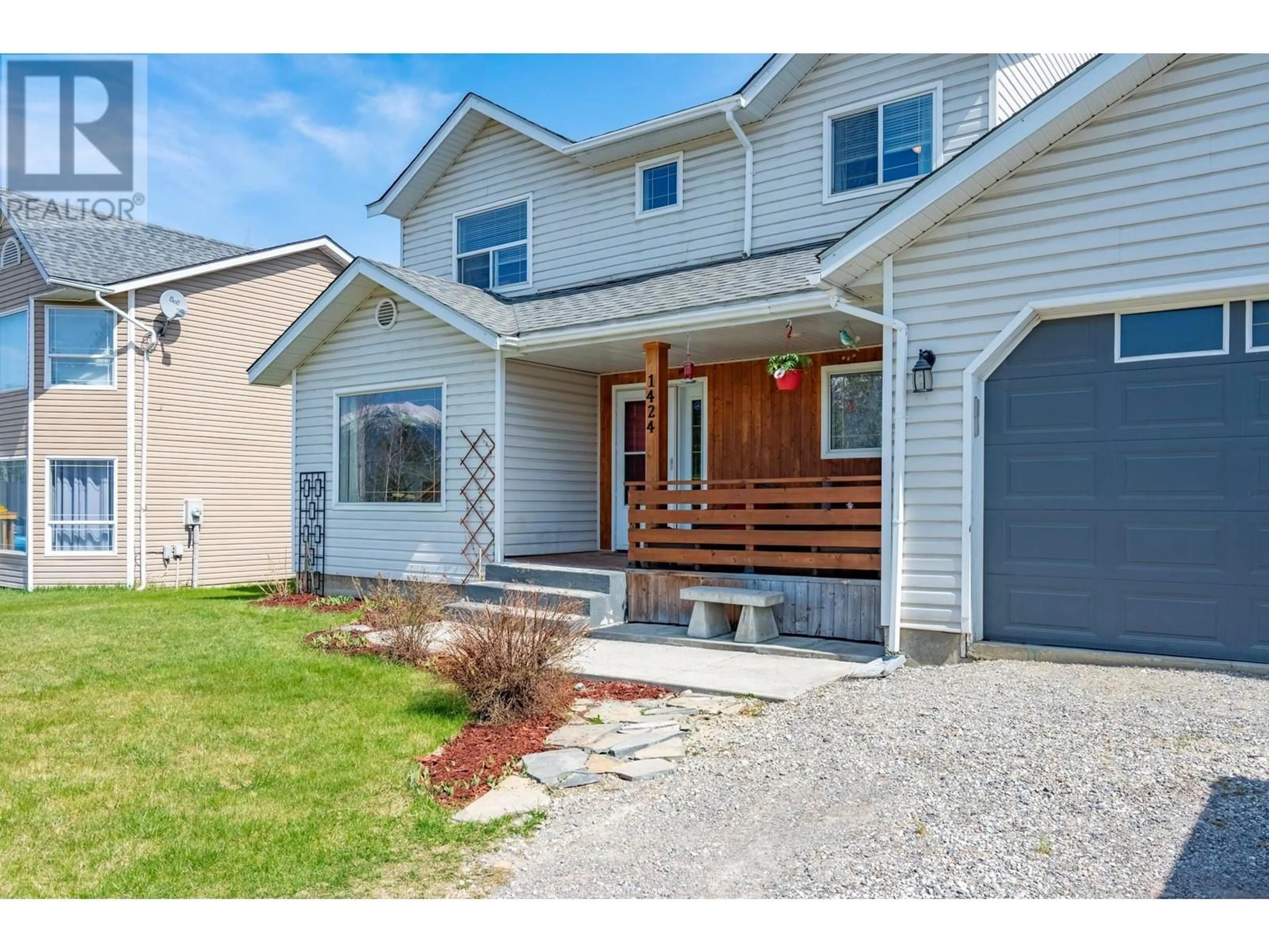 Home with vinyl exterior material, street for 1424 DEER RIDGE ROAD, Golden British Columbia V0A1H1