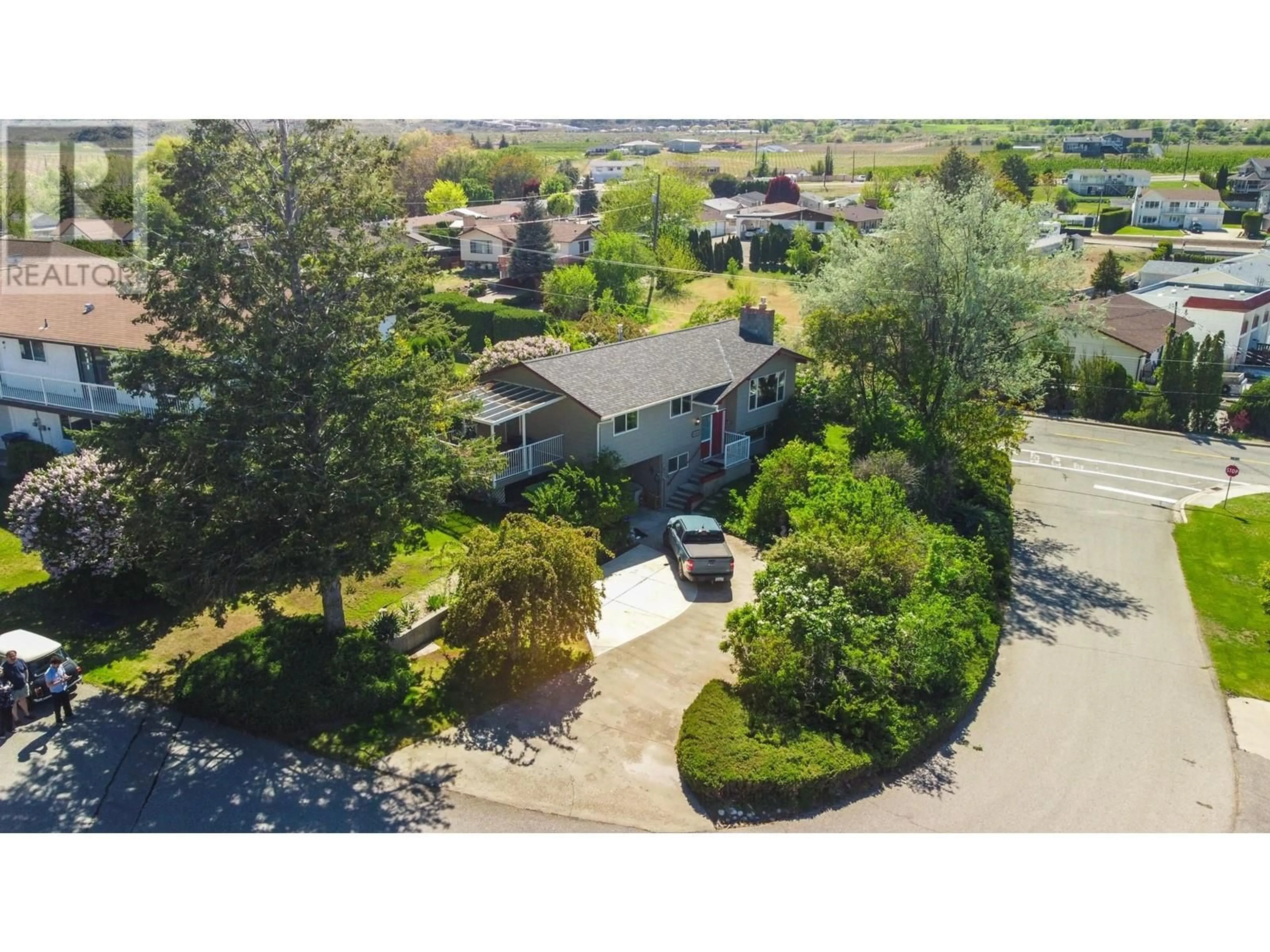 A pic from outside/outdoor area/front of a property/back of a property/a pic from drone, street for 3 DOGWOOD PLACE, Osoyoos British Columbia V0H1V1