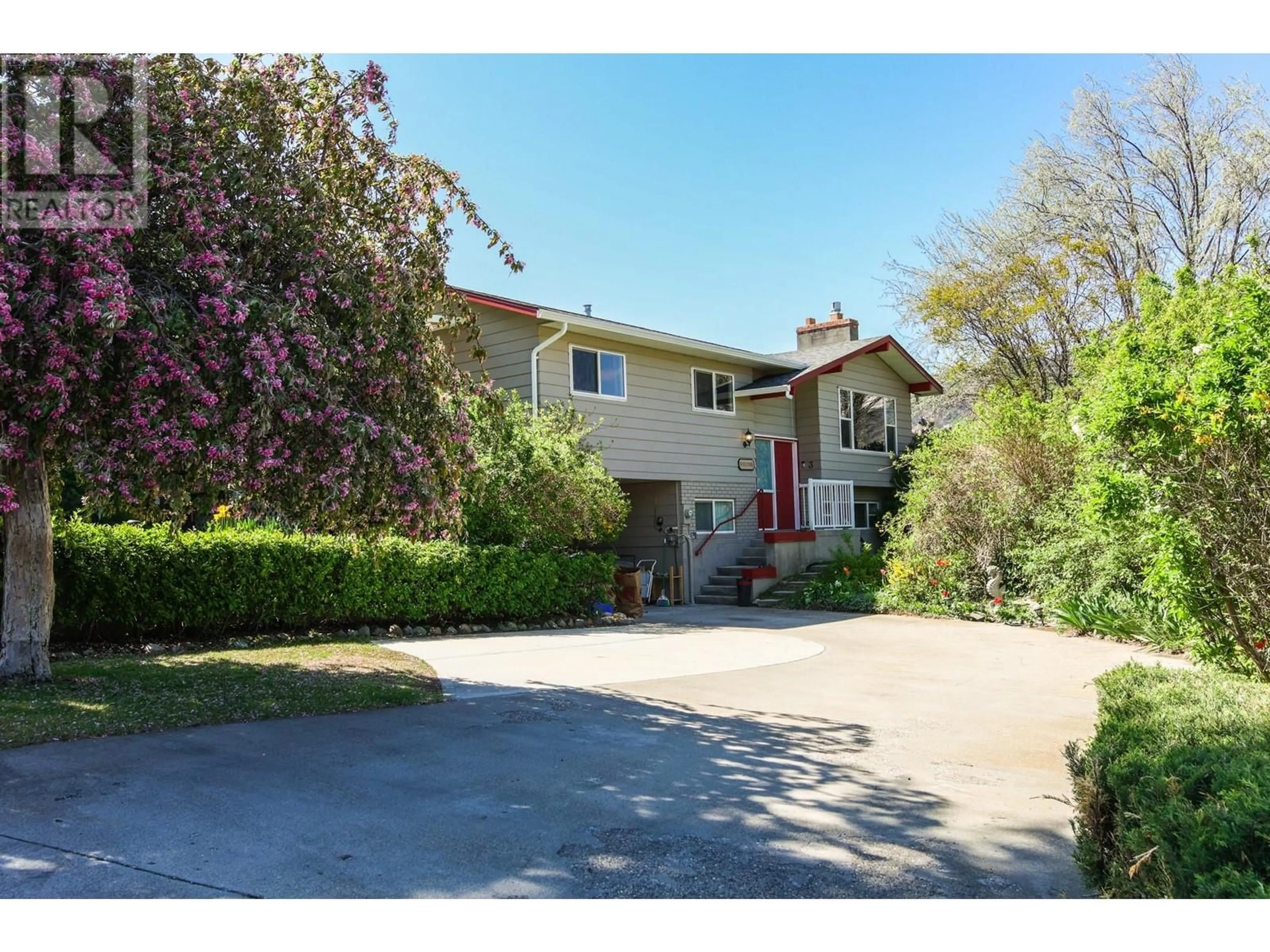 A pic from outside/outdoor area/front of a property/back of a property/a pic from drone, street for 3 DOGWOOD PLACE, Osoyoos British Columbia V0H1V1