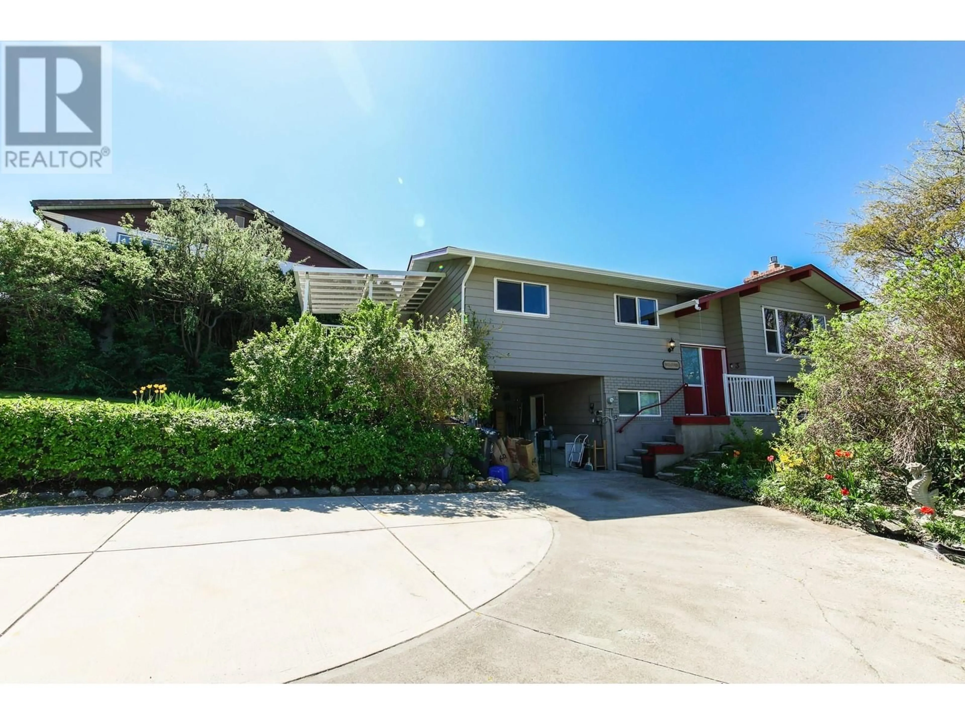 A pic from outside/outdoor area/front of a property/back of a property/a pic from drone, street for 3 DOGWOOD PLACE, Osoyoos British Columbia V0H1V1