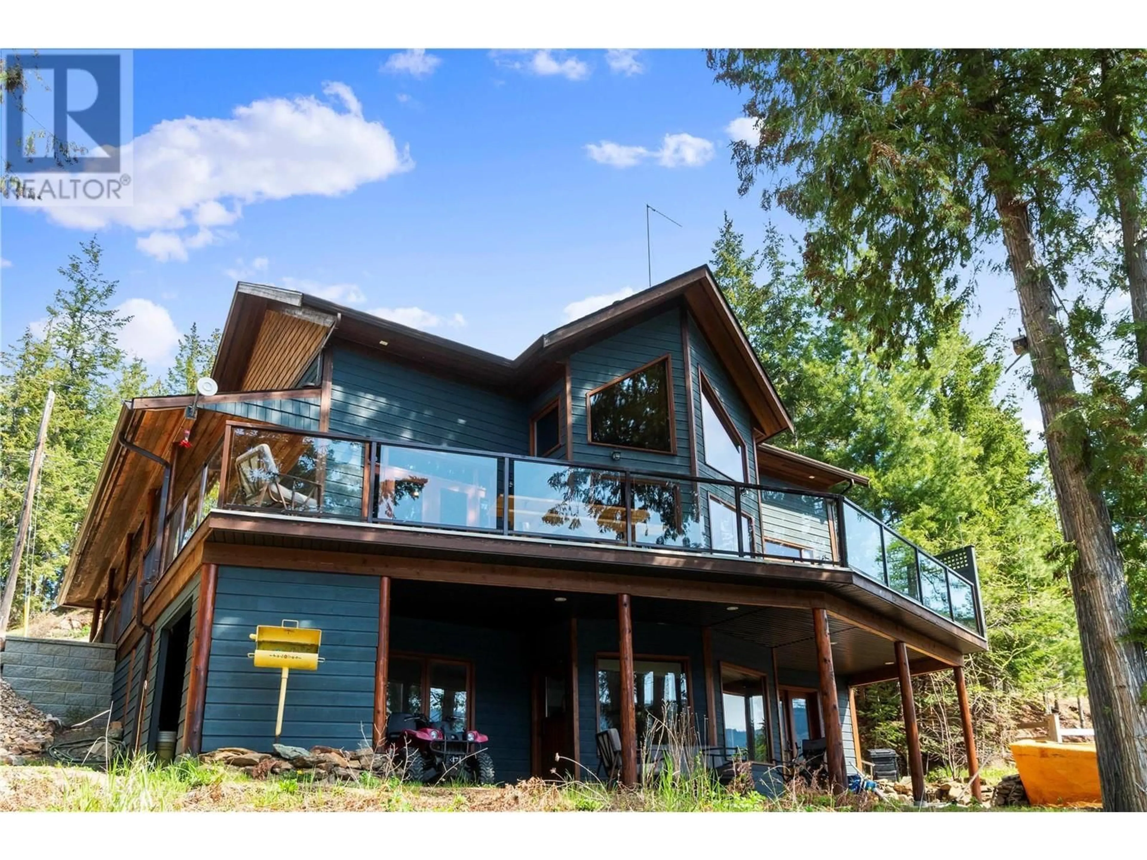 Home with vinyl exterior material, water/lake/river/ocean view for 6 - 6432 SUNNYBRAE CANOE POINT ROAD, Tappen British Columbia V0E2X1