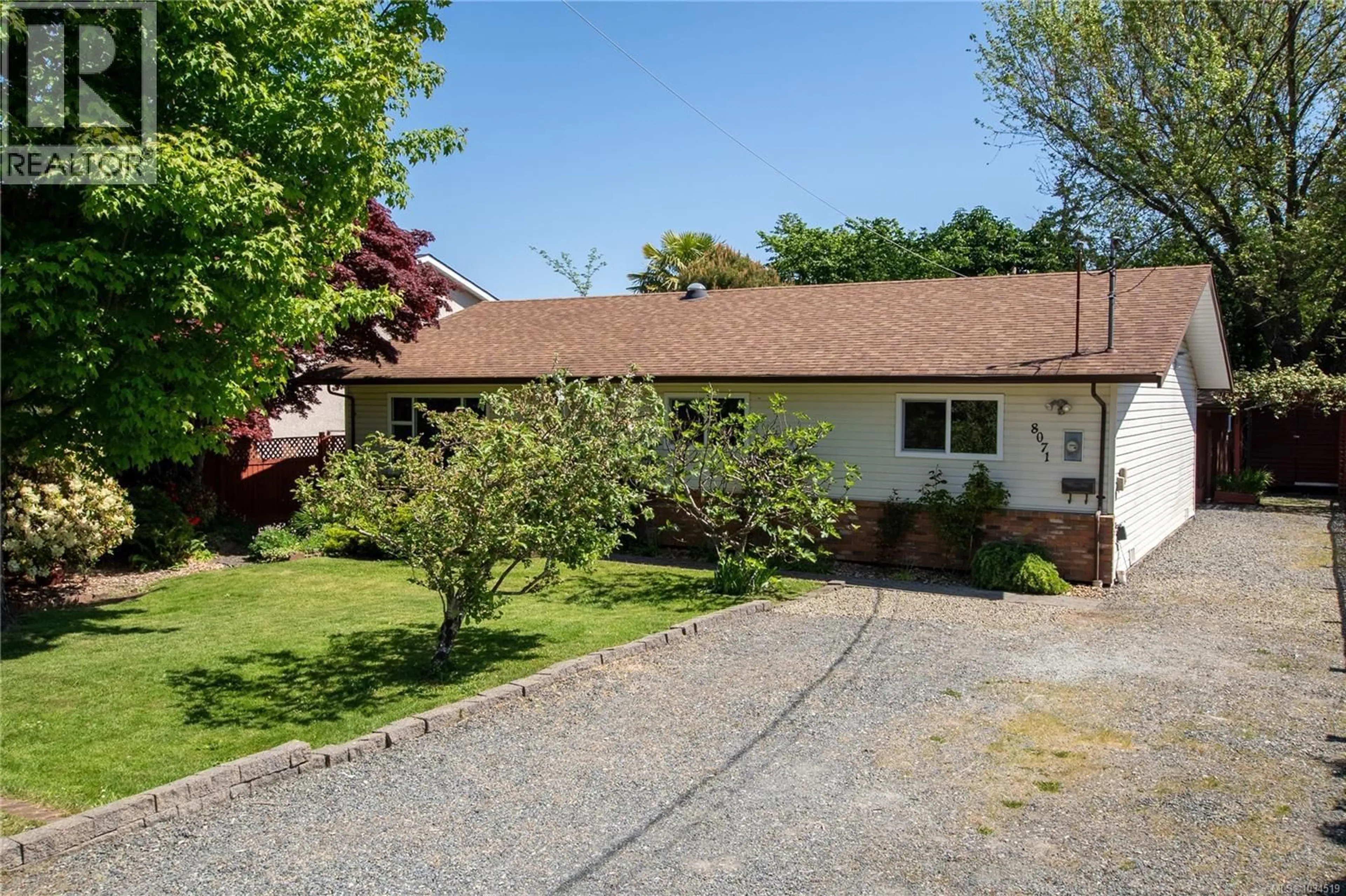 A pic from outside/outdoor area/front of a property/back of a property/a pic from drone, street for 8071 QUEEN STREET, Crofton British Columbia V0R1R0