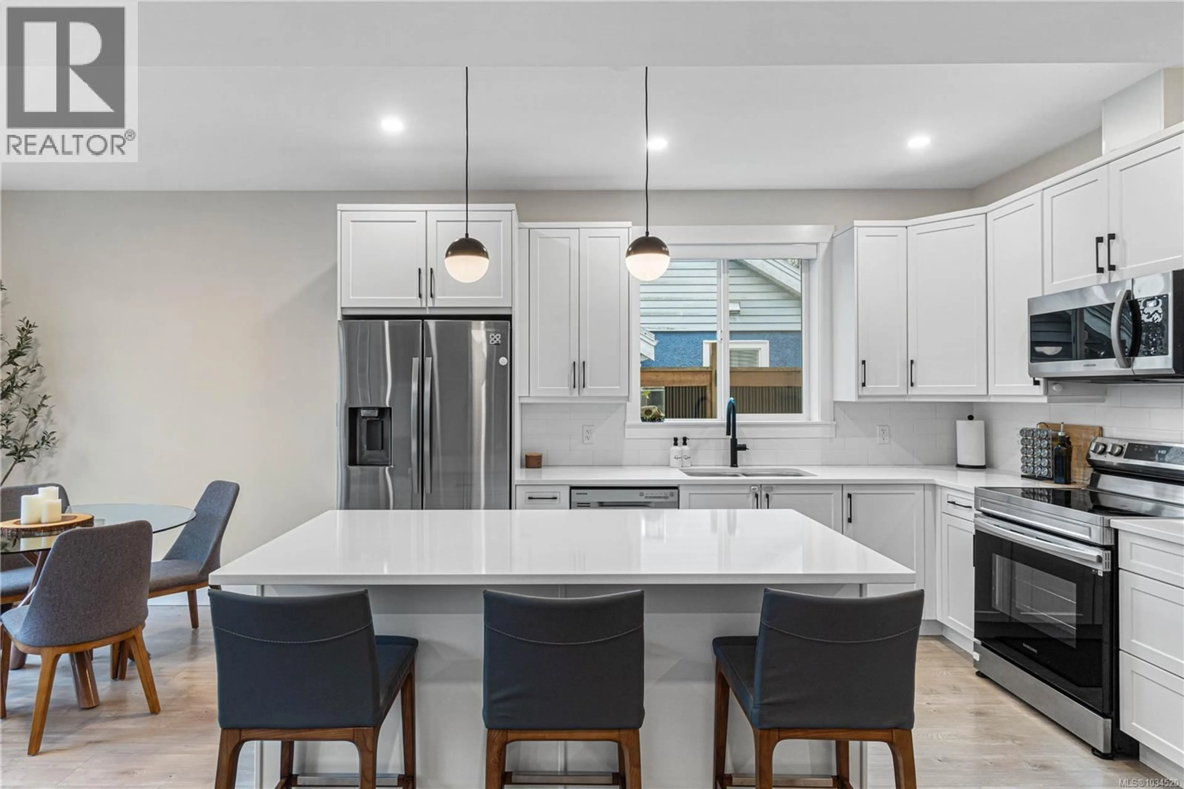 Open concept kitchen, ceramic/tile floor for 340 MILLSTONE AVENUE, Nanaimo British Columbia V9S0B5