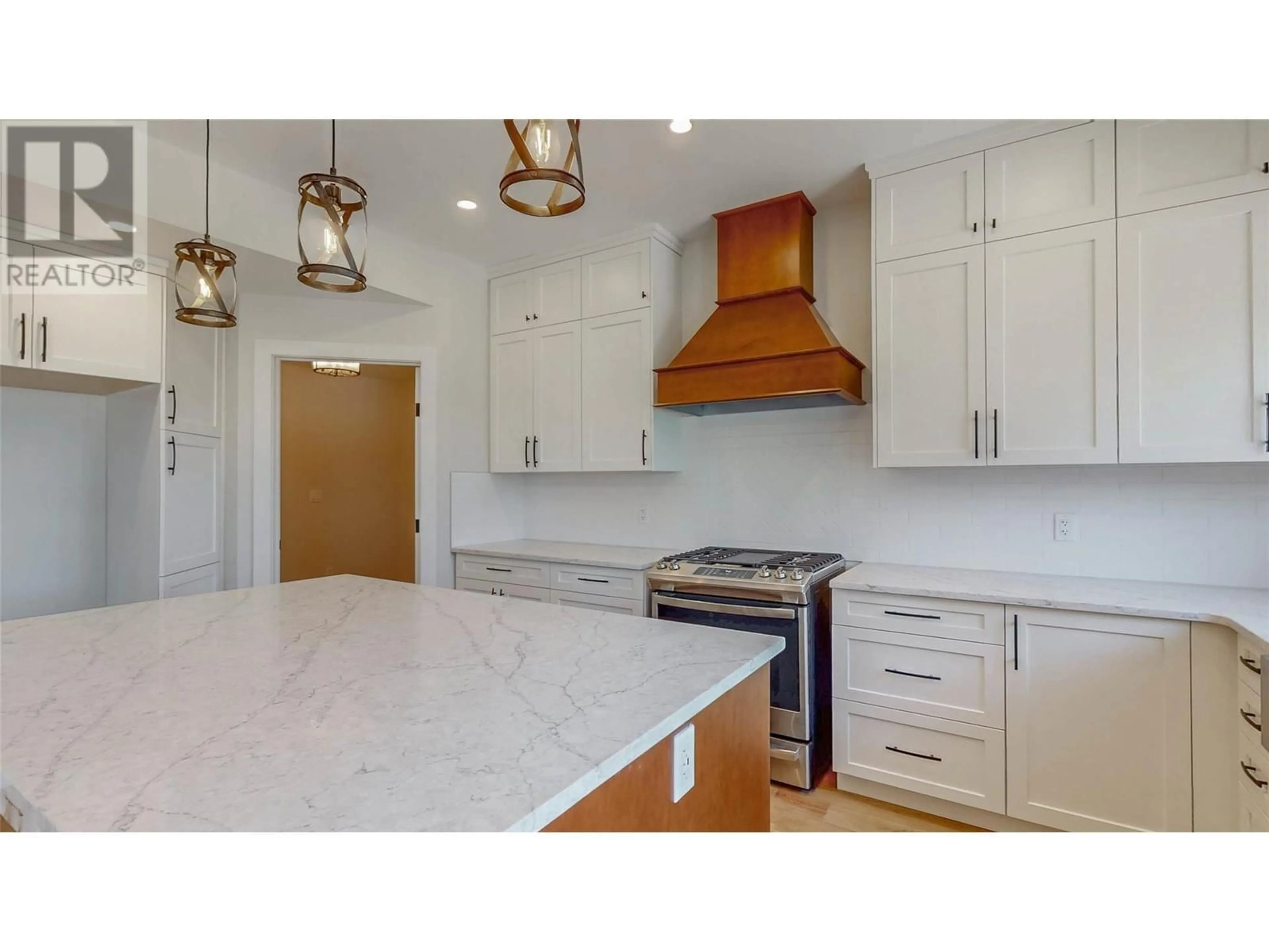 Open concept kitchen, ceramic/tile floor for 310 SASQUATCH TRAIL, Osoyoos British Columbia V0H1V6