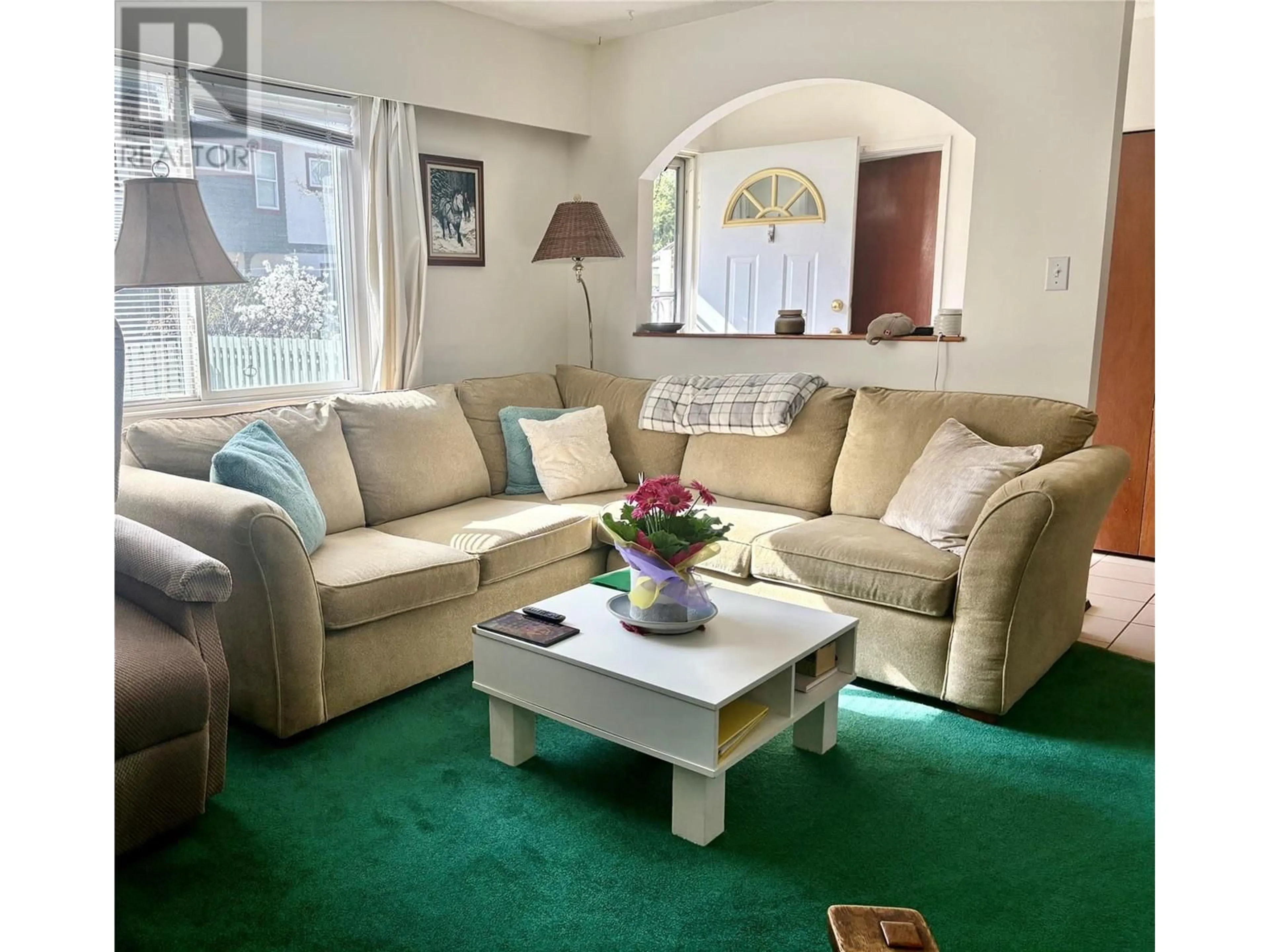 Living room with furniture, unknown for 463 WEST RICHARDS STREET, Nelson British Columbia V1L3K2