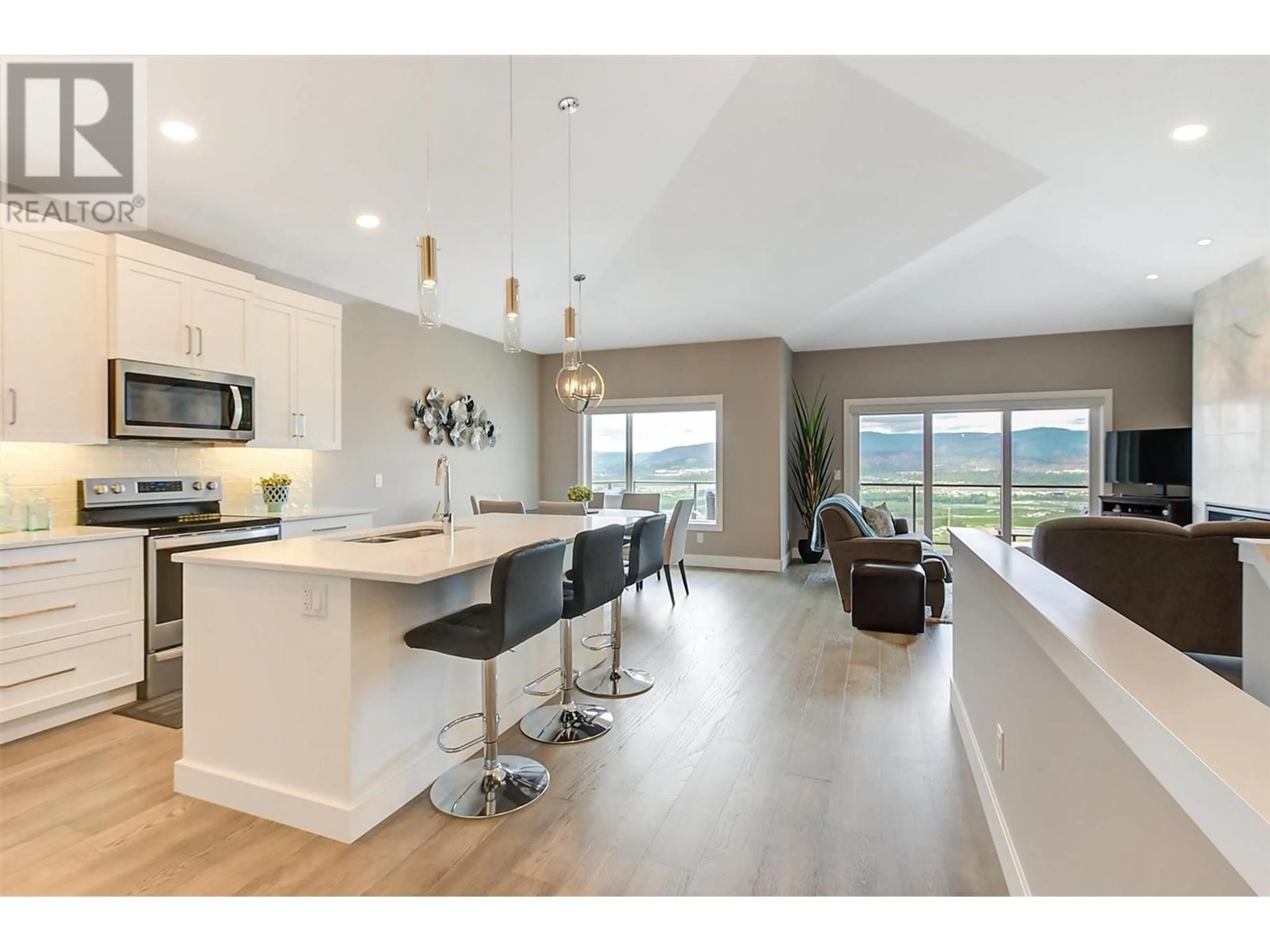 Open concept kitchen, unknown for 3950 CIMARRON DRIVE, Kelowna British Columbia V1X8E4