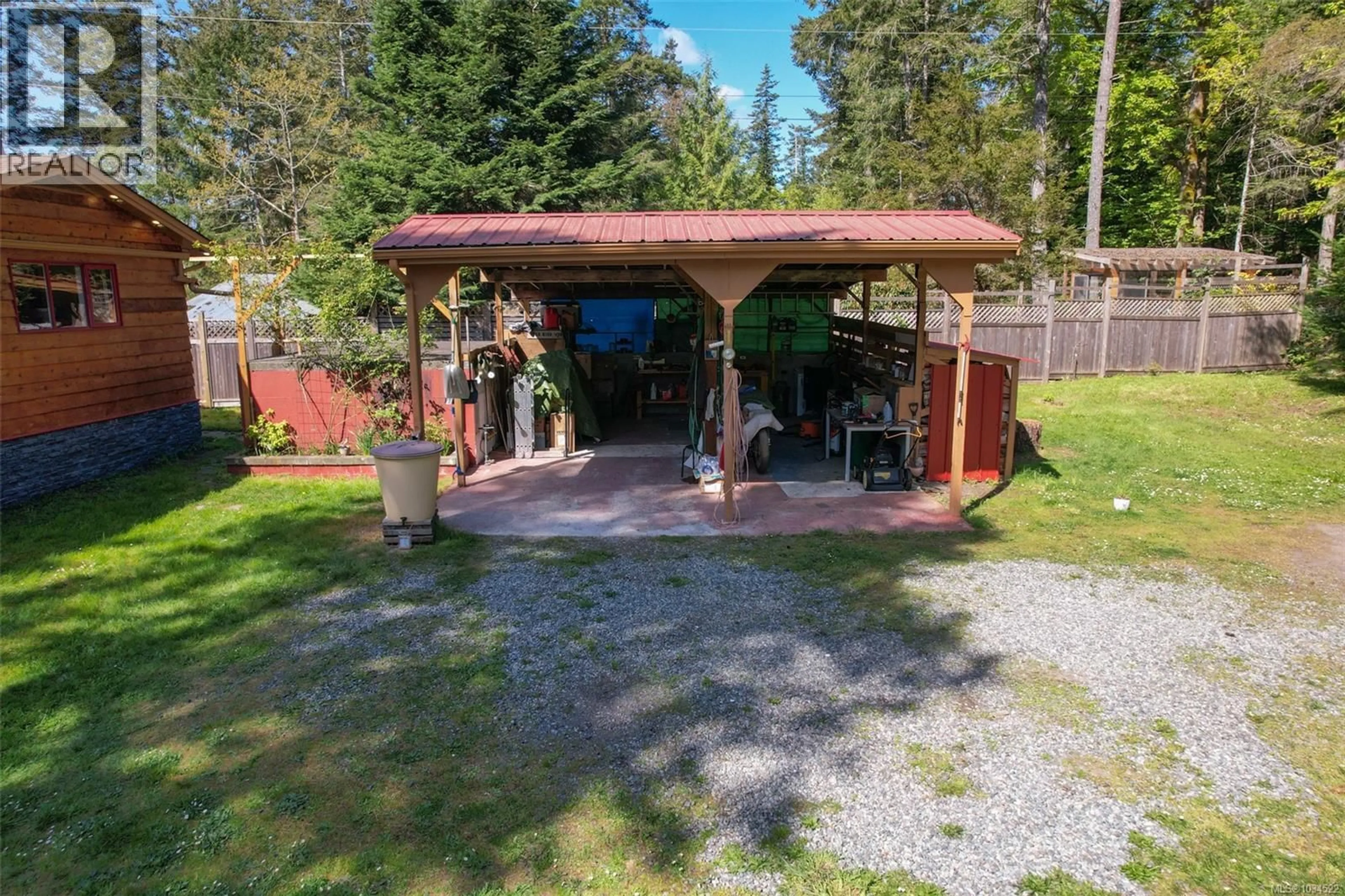A pic from outside/outdoor area/front of a property/back of a property/a pic from drone, unknown for 2915 BEVMARIL CRESCENT, Gabriola Island British Columbia V0R1X7