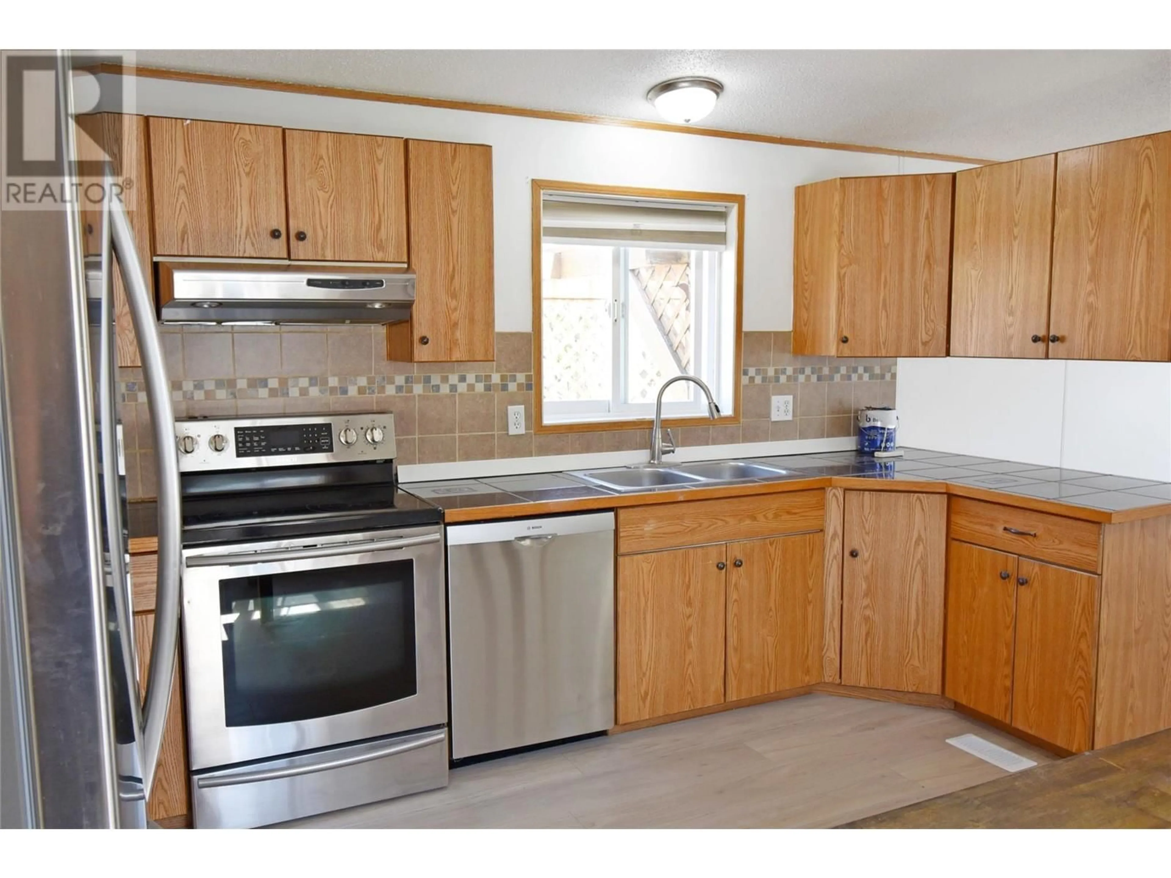 Standard kitchen, unknown for 5 - 5760 FALKLAND ROAD, Falkland British Columbia V0E1W0