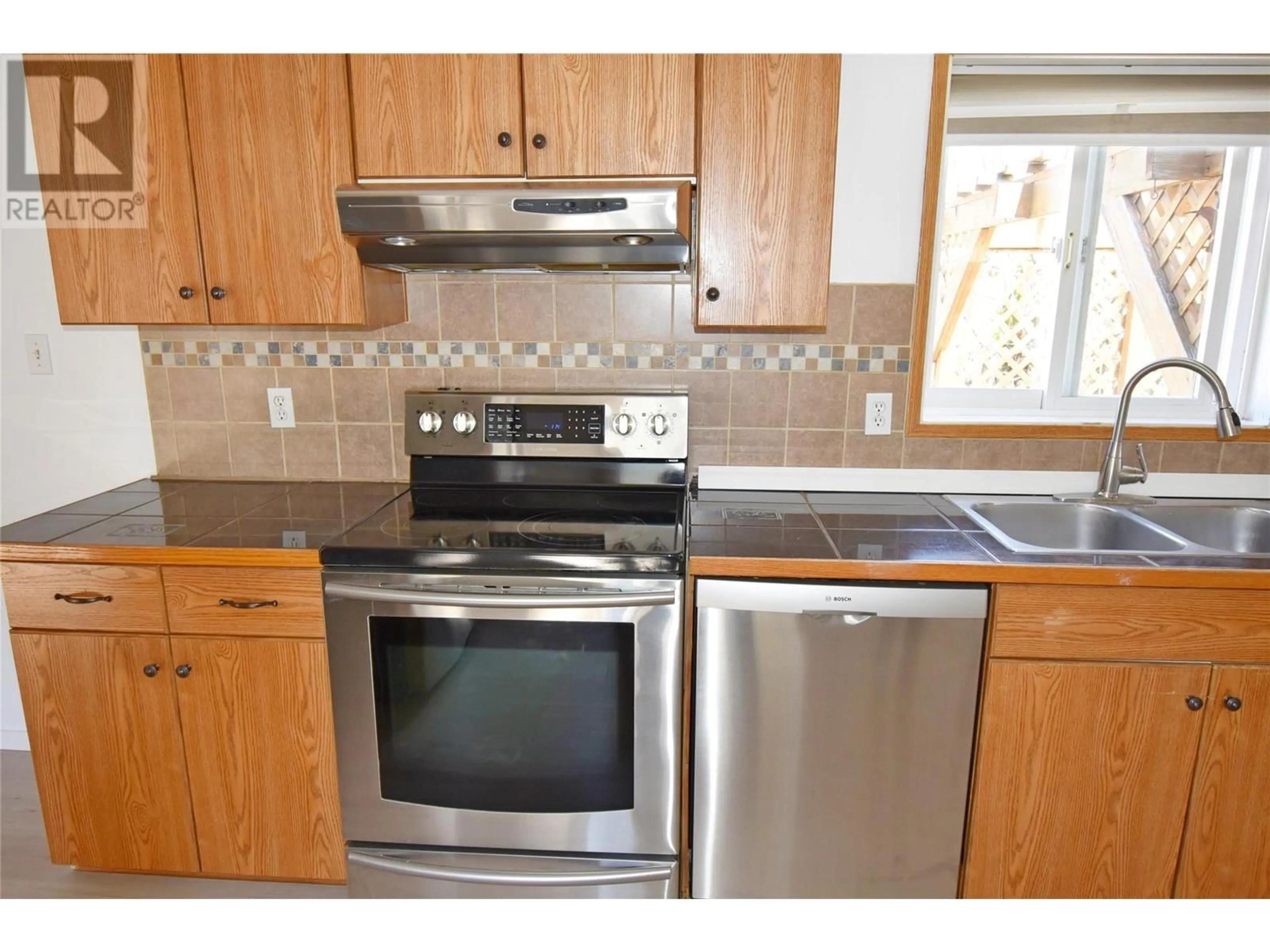Standard kitchen, unknown for 5 - 5760 FALKLAND ROAD, Falkland British Columbia V0E1W0