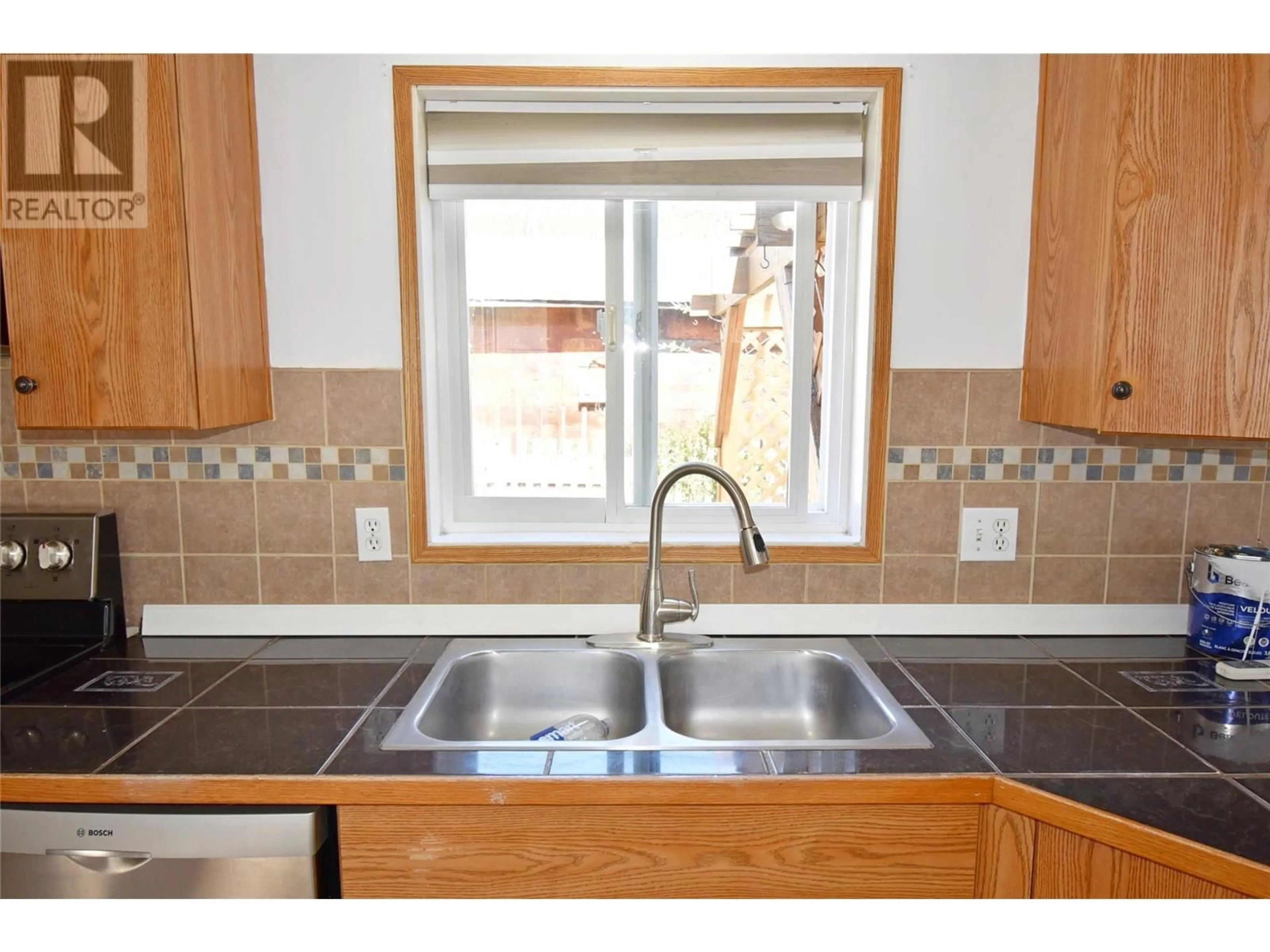 Standard kitchen, ceramic/tile floor for 5 - 5760 FALKLAND ROAD, Falkland British Columbia V0E1W0