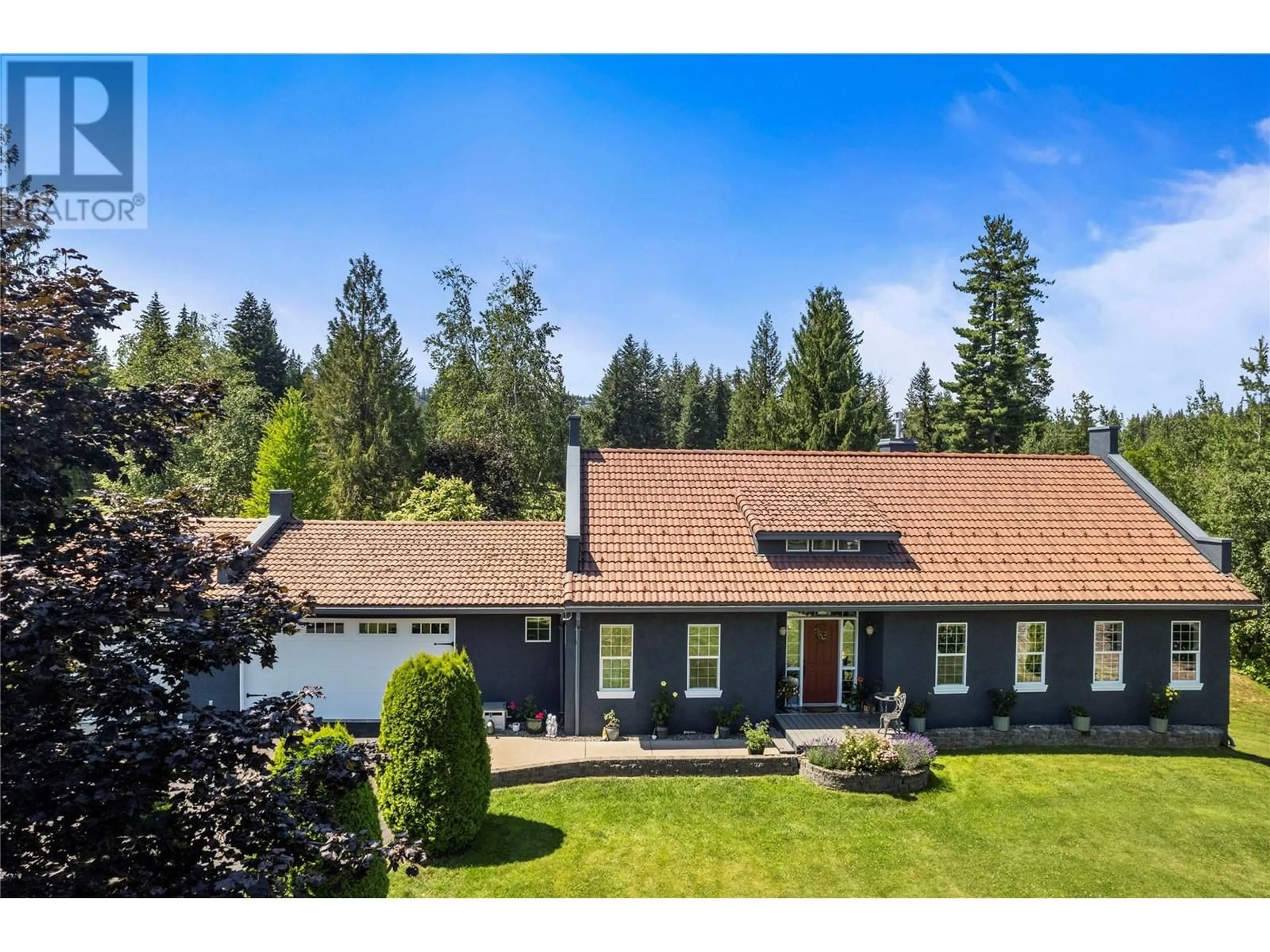 A pic from outside/outdoor area/front of a property/back of a property/a pic from drone, mountain view for 2726 GOLF COURSE DRIVE, Blind Bay British Columbia V0E1H2