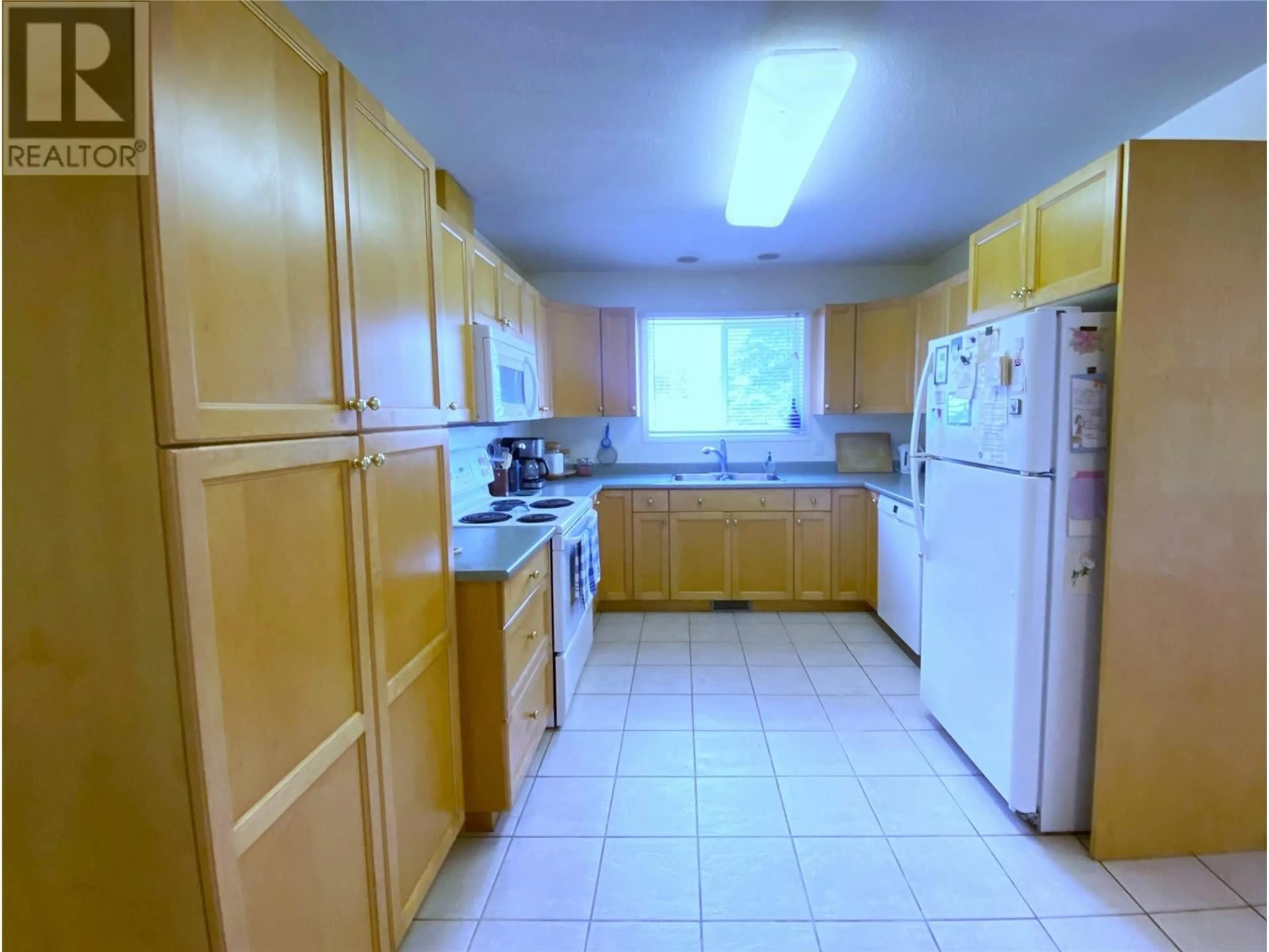 Standard kitchen, unknown for 2959 BIRCH LANE, Blind Bay British Columbia V0E1H2