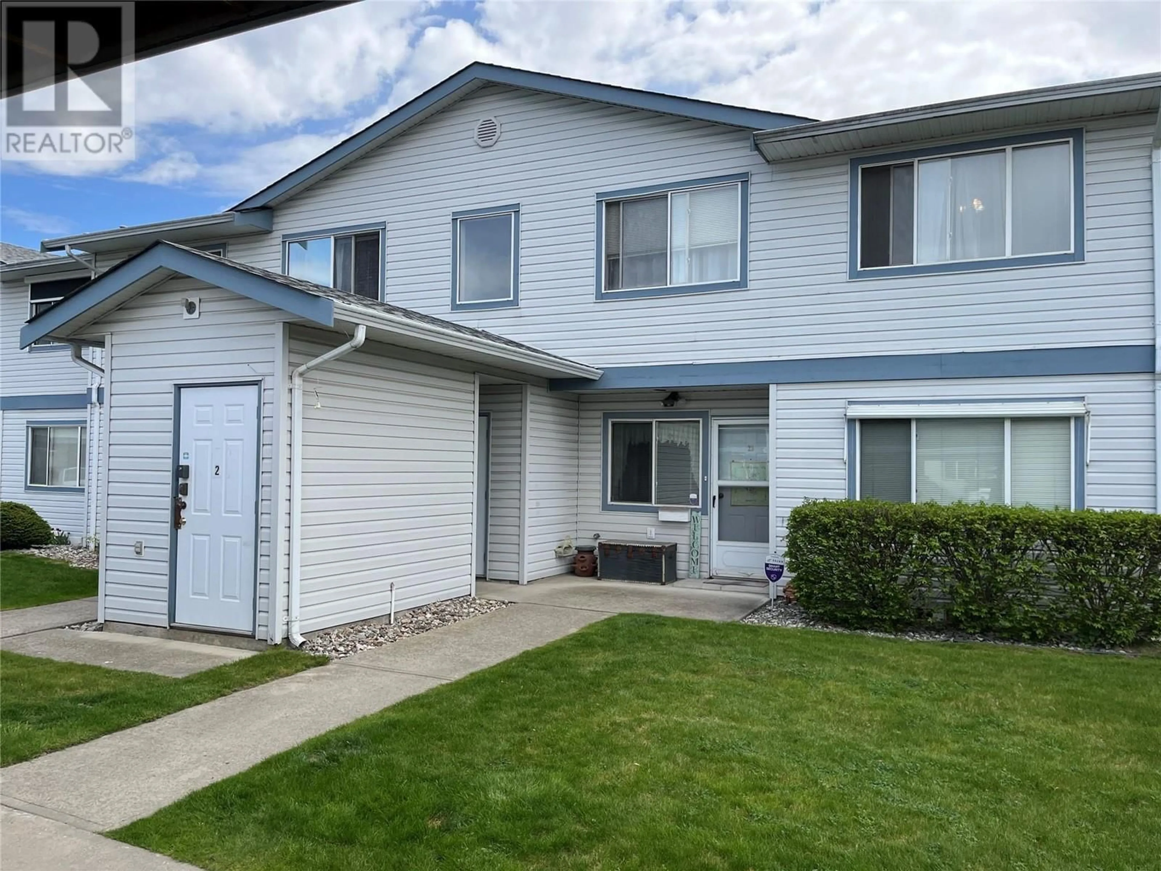 A pic from outside/outdoor area/front of a property/back of a property/a pic from drone, street for 30 - 4740 20 STREET, Vernon British Columbia V1T9N7