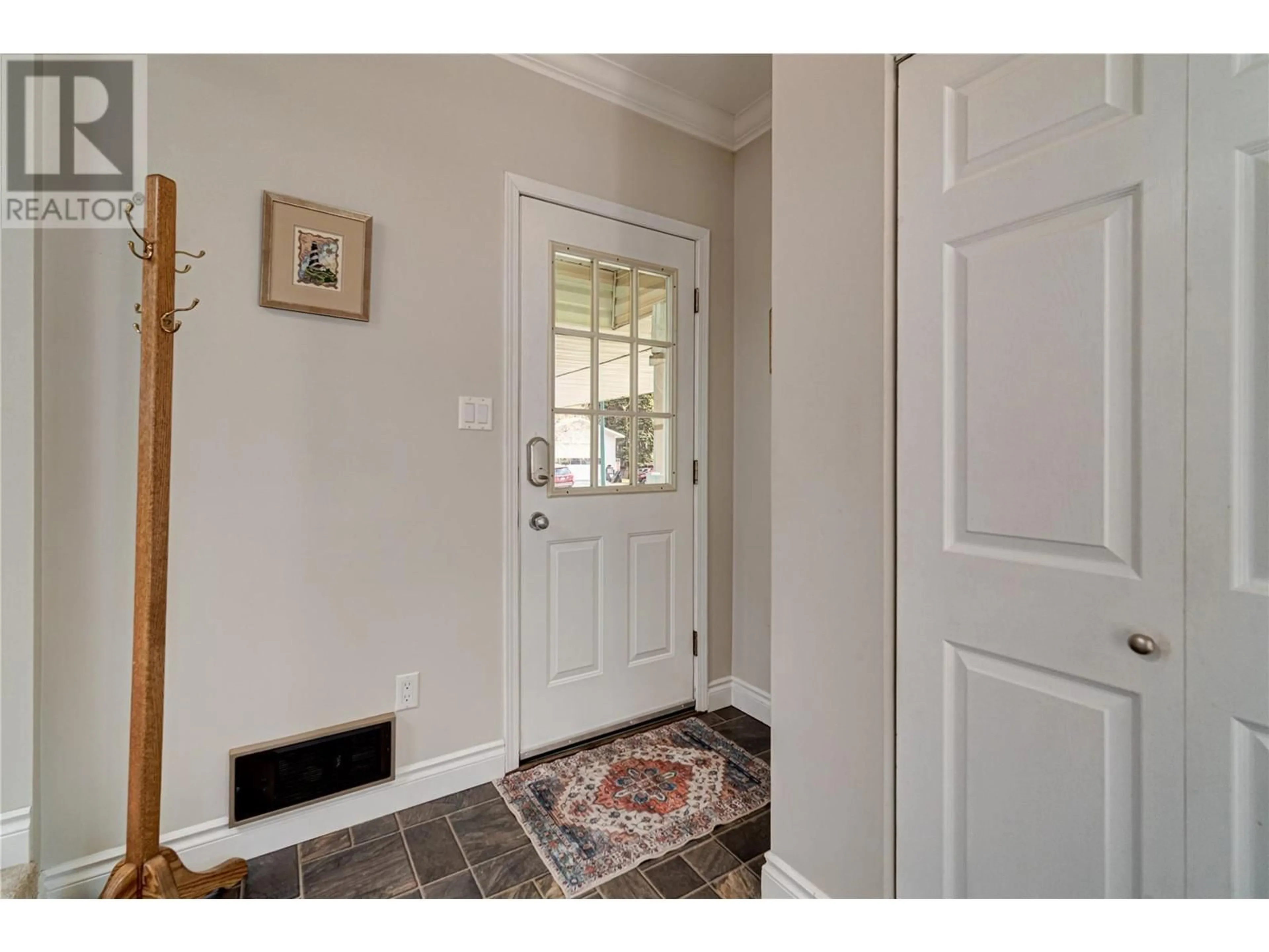 Indoor entryway for 467 ENGELMANN SPRUCE DRIVE, Sparwood British Columbia V0B2G1