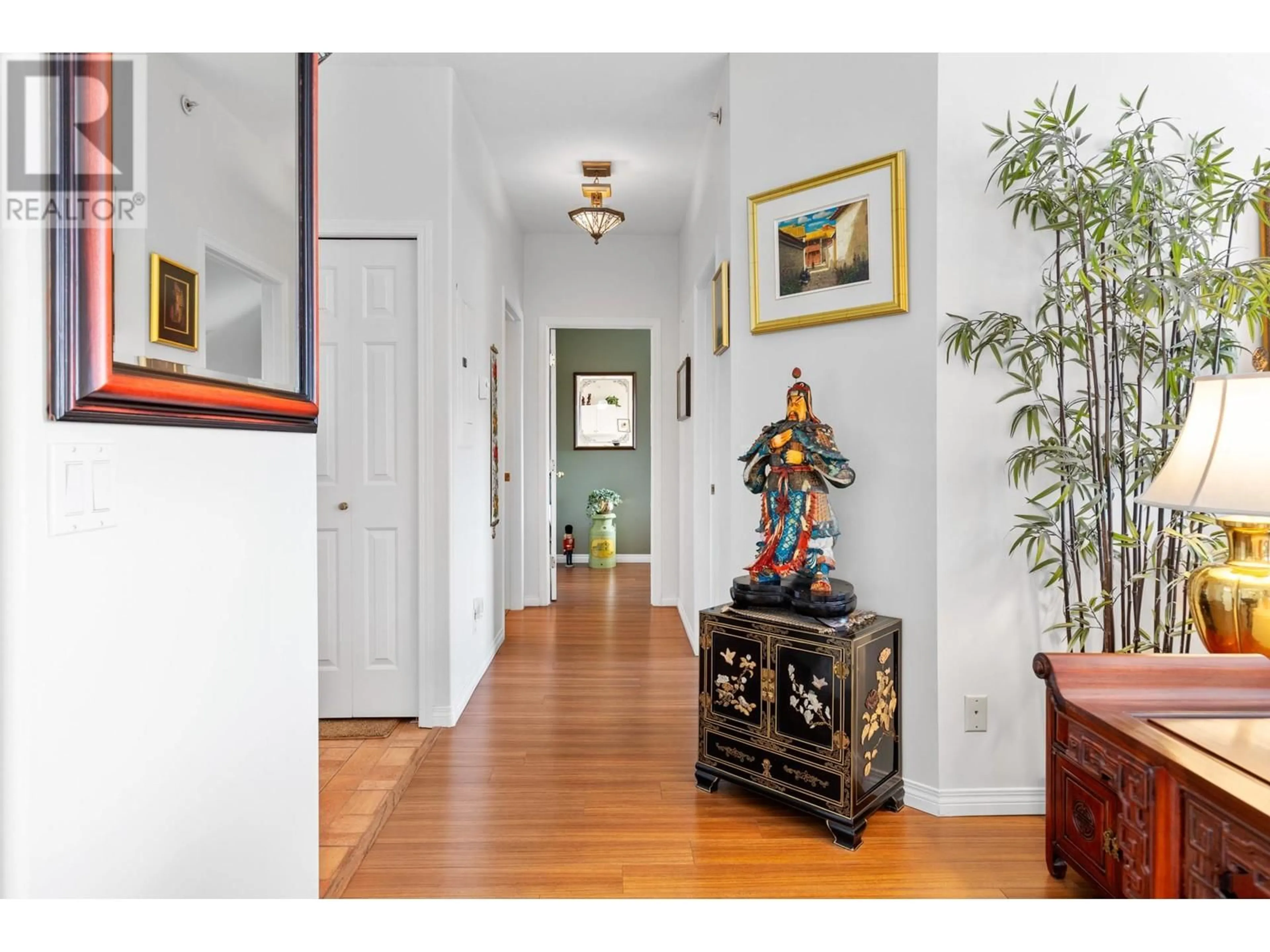 Indoor foyer for 403 - 1950 DURNIN ROAD, Kelowna British Columbia V1X7W6