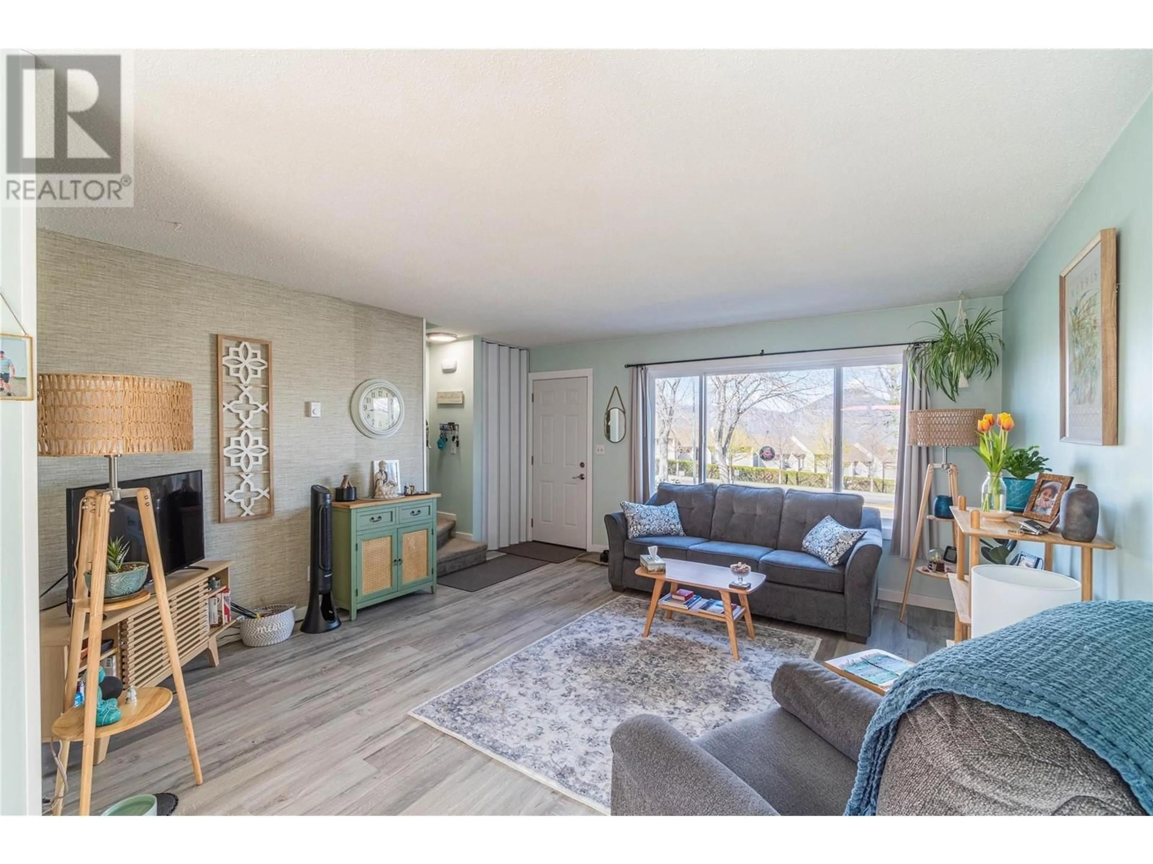 Living room with furniture, unknown for 21 - 1605 SUMMIT DRIVE, Kamloops British Columbia V2E2A5