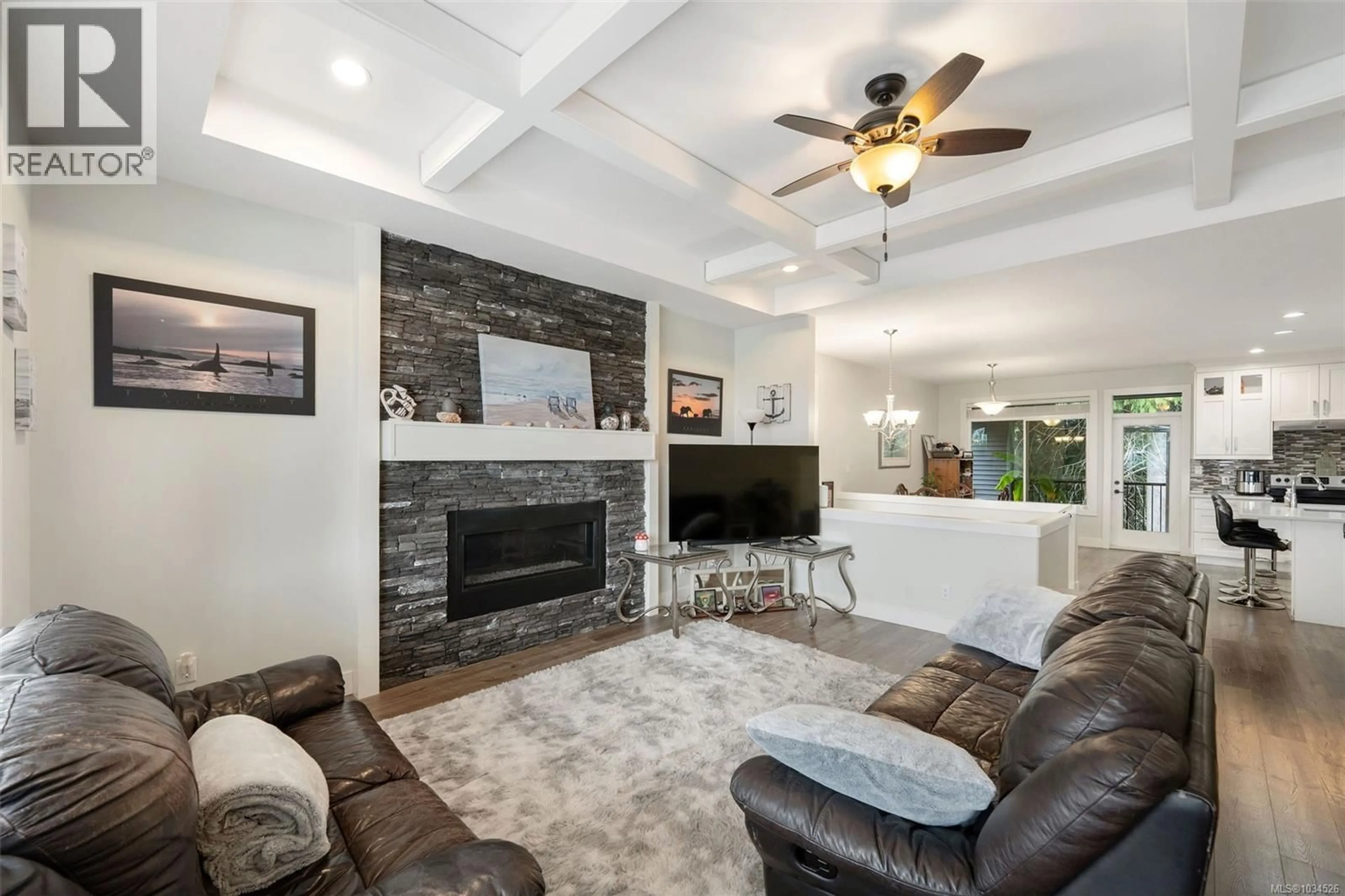 Living room with furniture, ceramic/tile floor for 150 KIAN PLACE, Nanaimo British Columbia V9T0J7