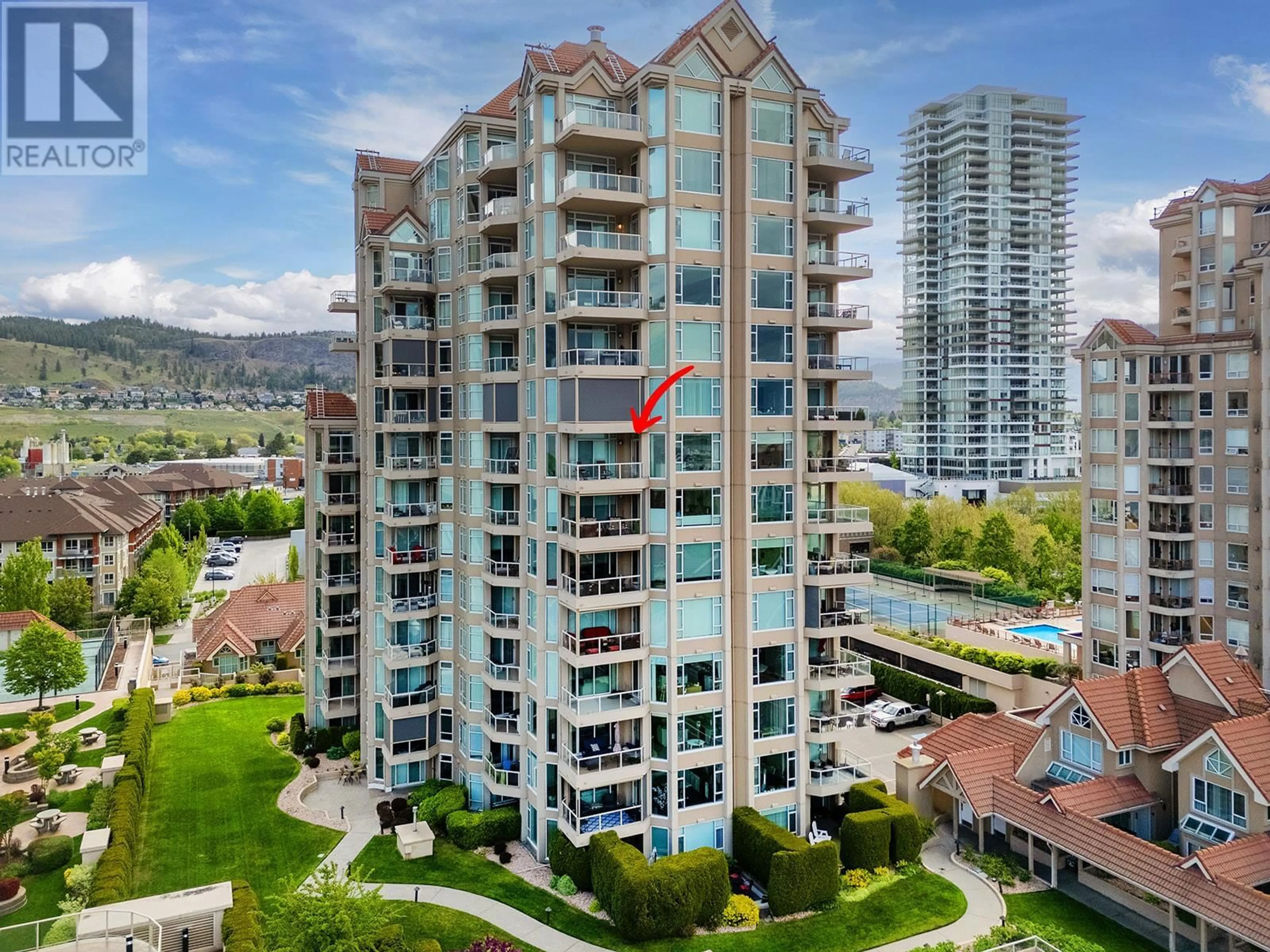 A pic from outside/outdoor area/front of a property/back of a property/a pic from drone, city buildings view from balcony for 1005 - 1152 SUNSET DRIVE, Kelowna British Columbia V1Y9R7