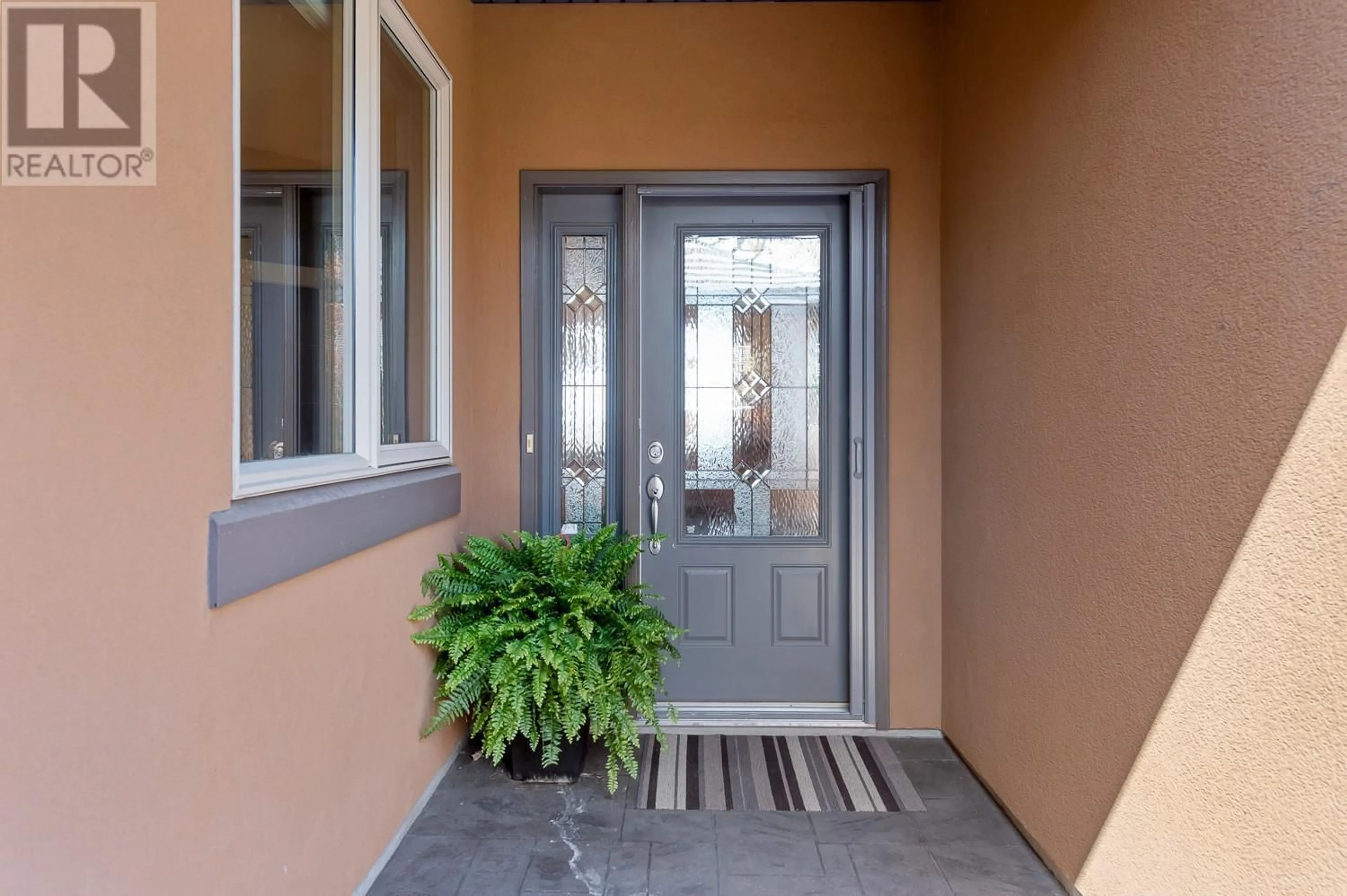 Indoor entryway for 6 - 4100 GALLAGHERS PARKLAND DRIVE, Kelowna British Columbia V1W3Z8