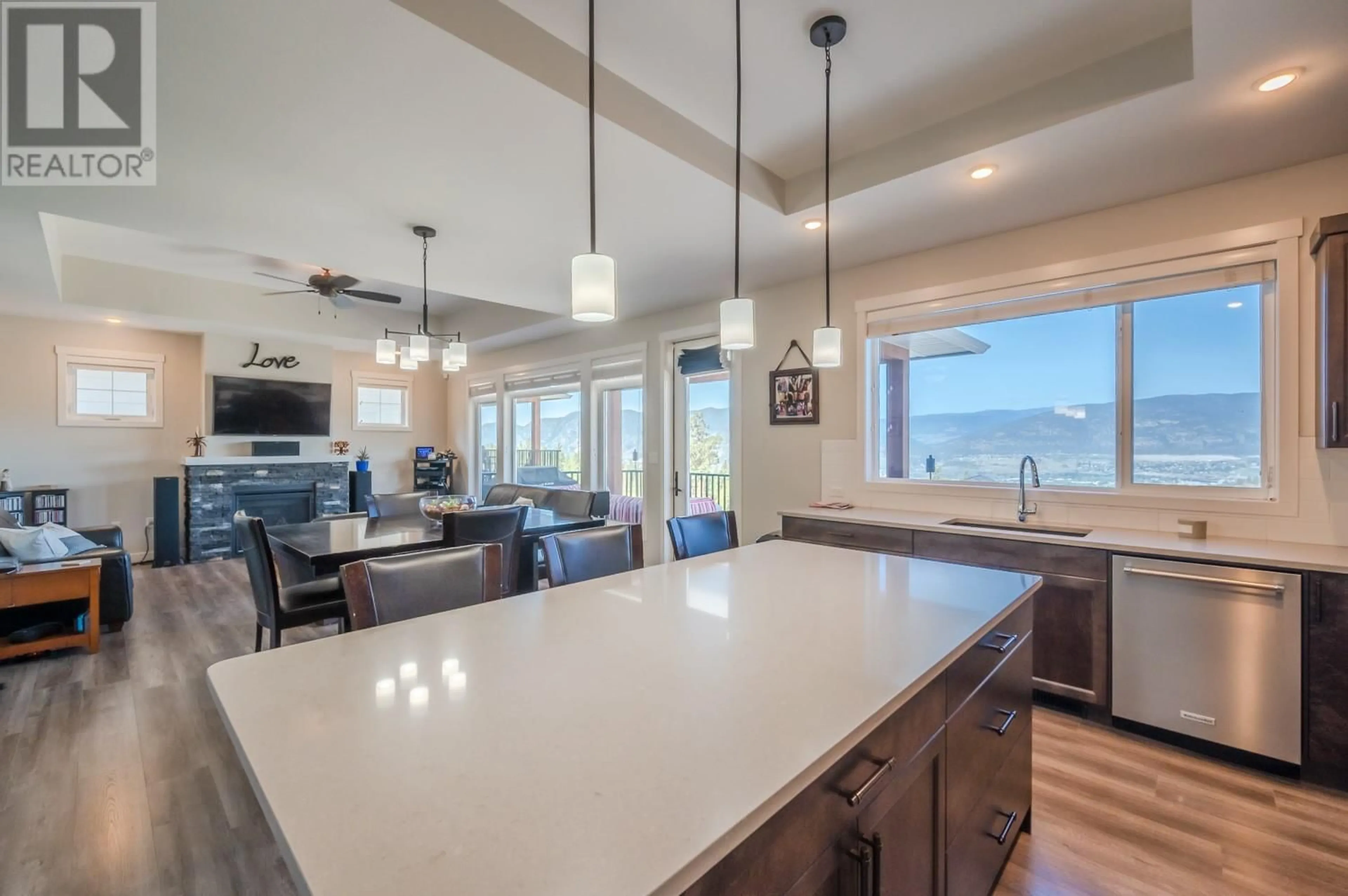 Open concept kitchen, unknown for 1114 HOLDEN ROAD, Penticton British Columbia V2A0B7