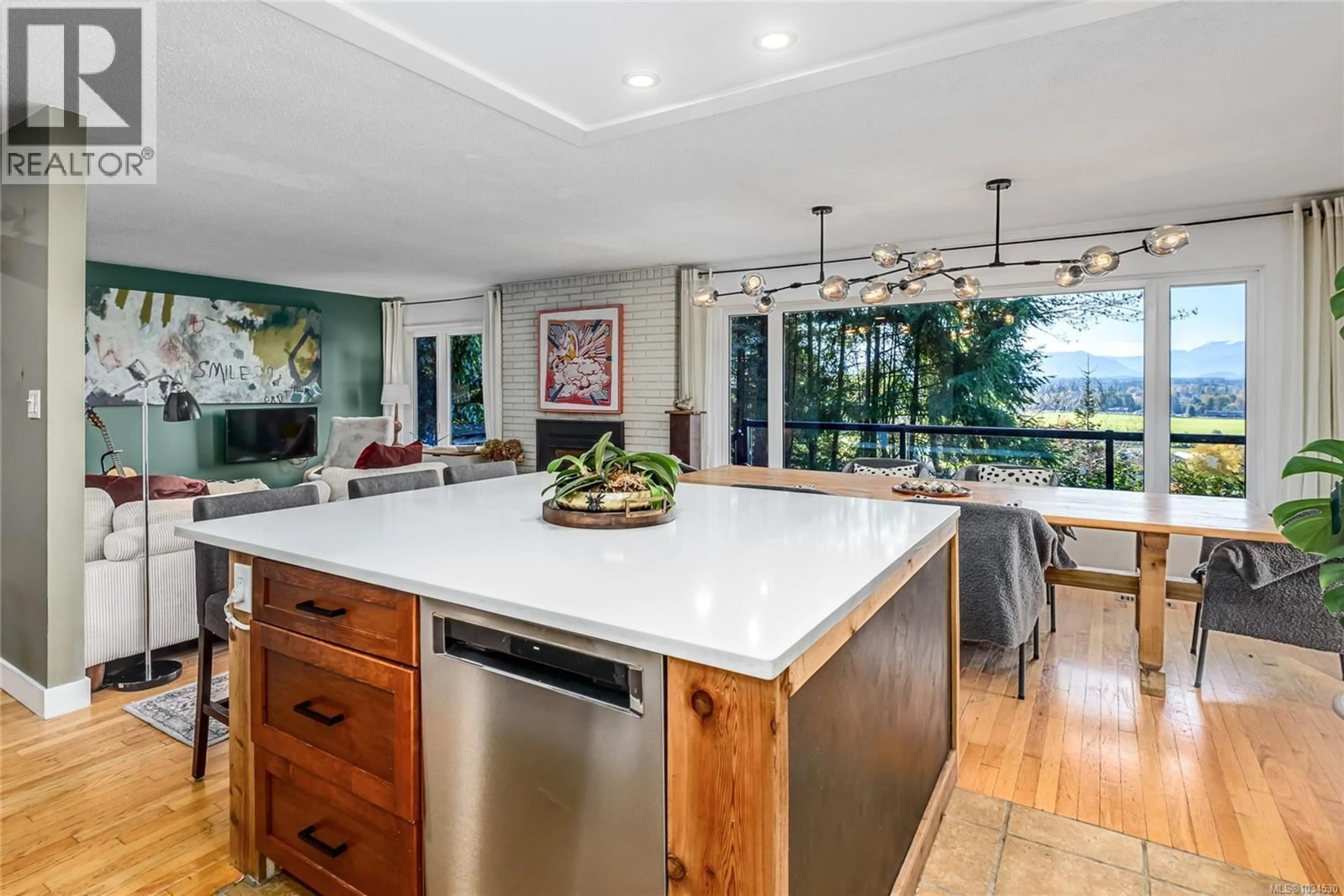 Open concept kitchen, ceramic/tile floor for 1165 GLEN URQUHART DRIVE, Courtenay British Columbia V9N3Y3