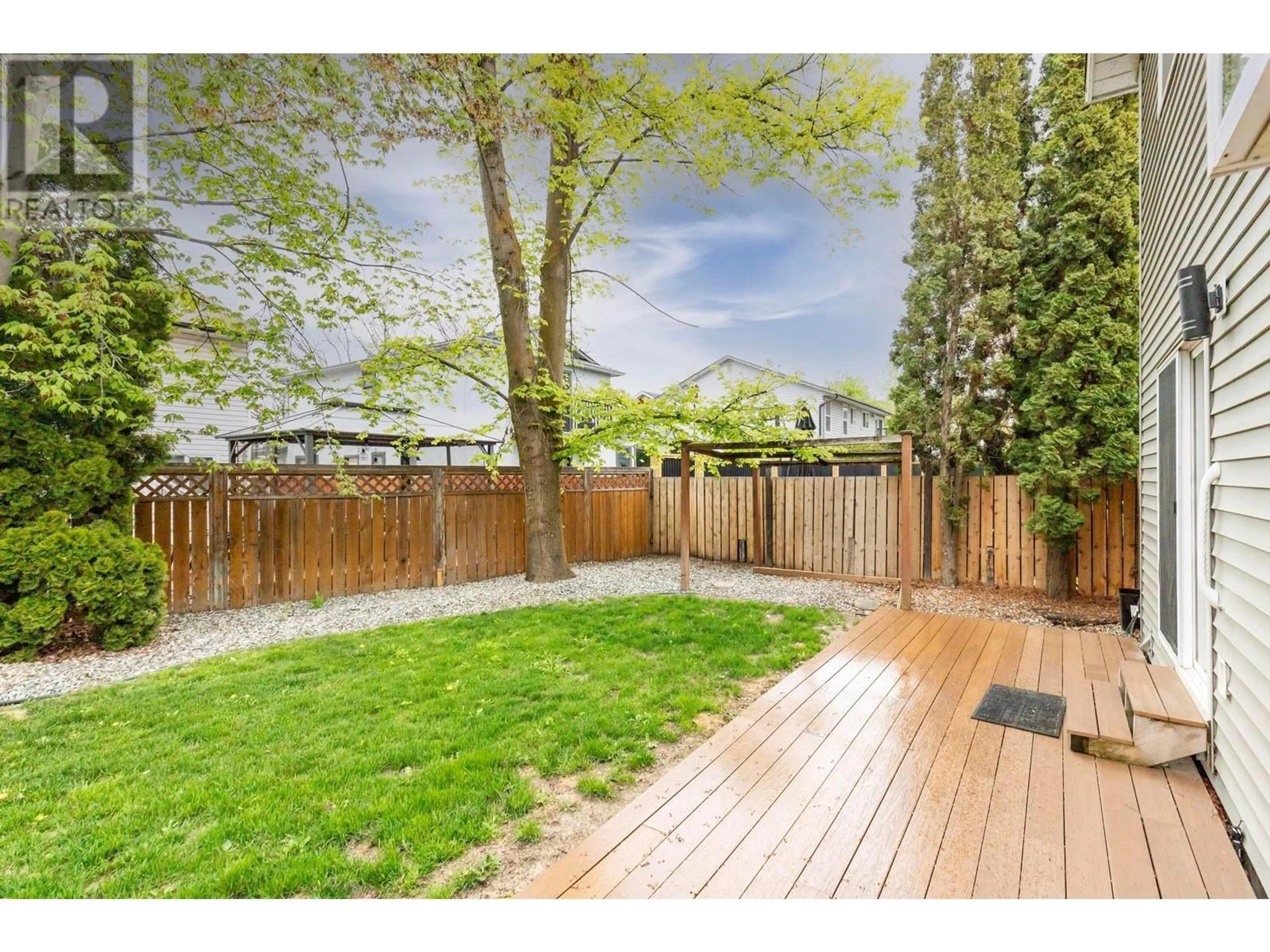 Patio, street for 2049 ASTER ROAD, Kelowna British Columbia V1V1P4