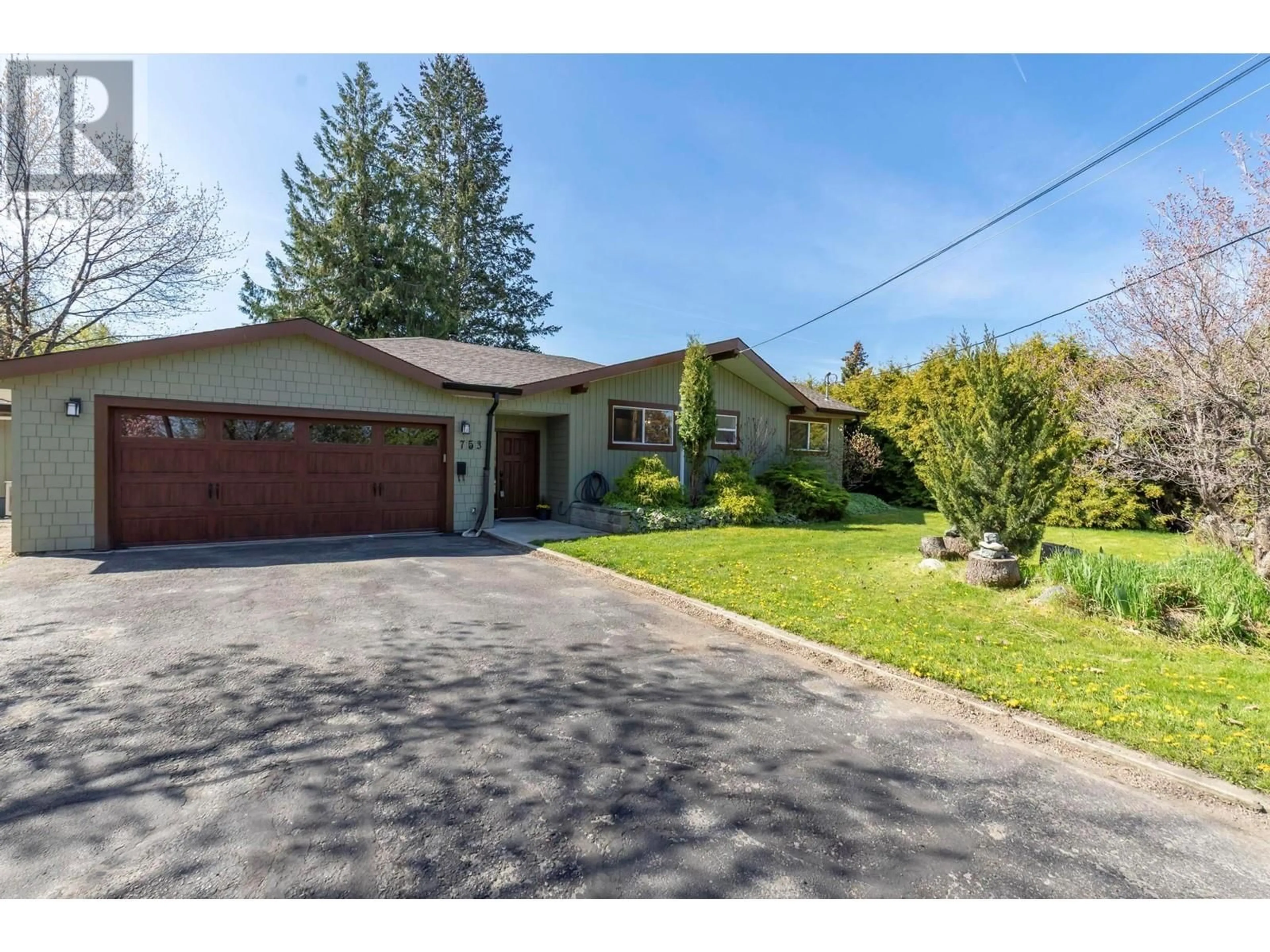A pic from outside/outdoor area/front of a property/back of a property/a pic from drone, street for 753 NATHAN ROAD, Kelowna British Columbia V1W1K4