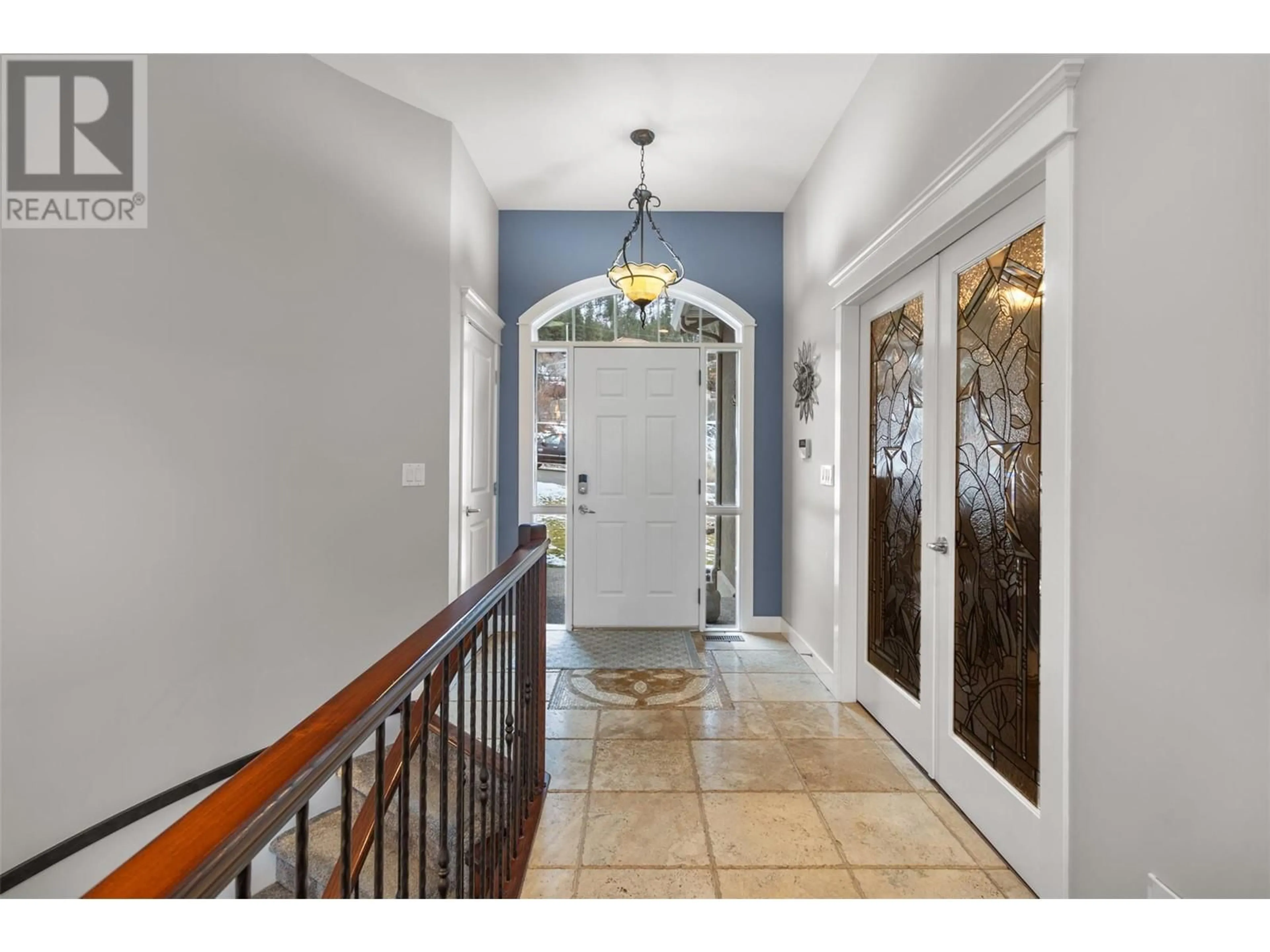 Indoor entryway for 4767 UPLANDS DRIVE, Kamloops British Columbia V2C6S9