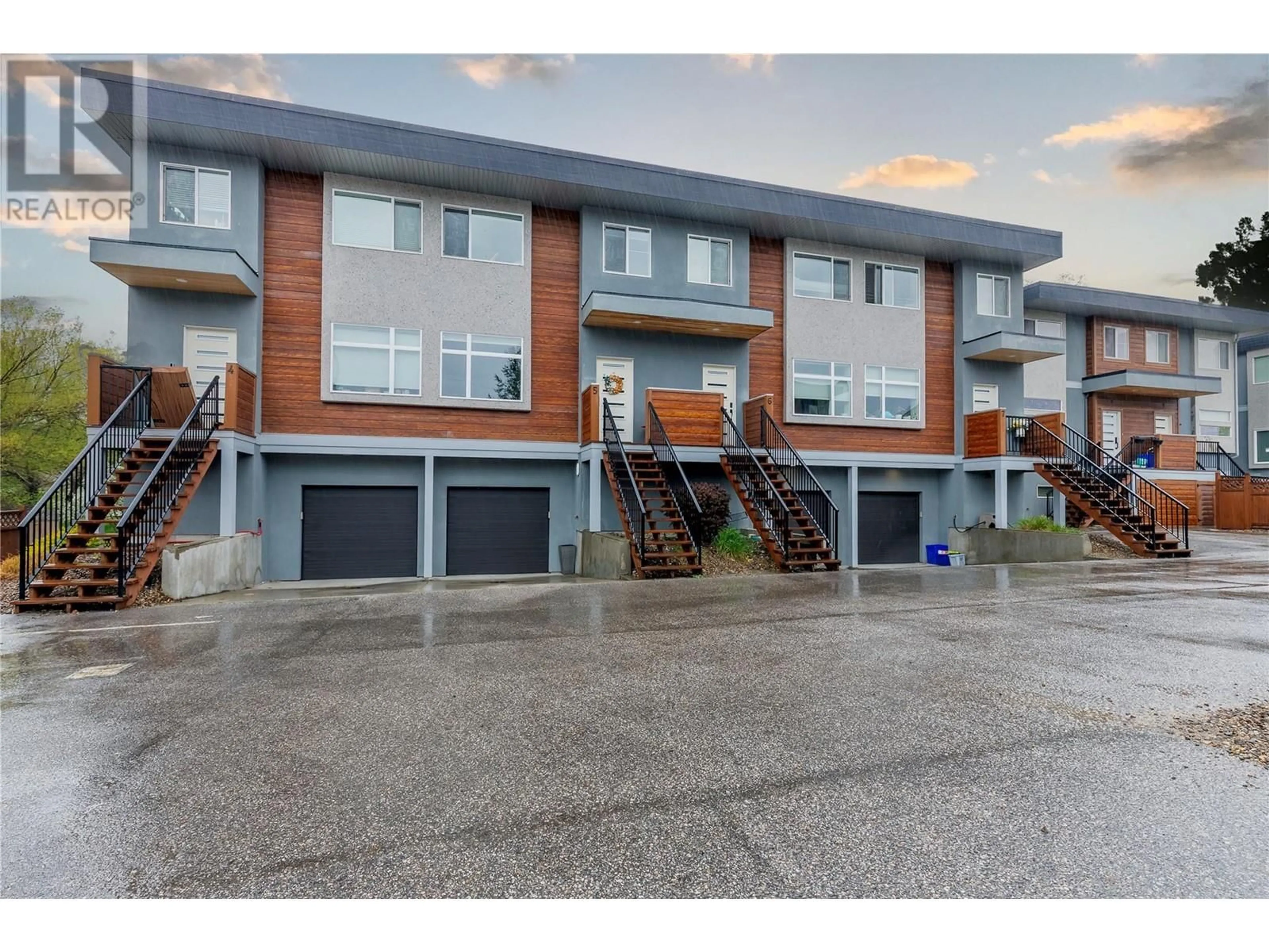 A pic from outside/outdoor area/front of a property/back of a property/a pic from drone, street for 5 - 5400 WILLOW DRIVE, Vernon British Columbia V1T7R3