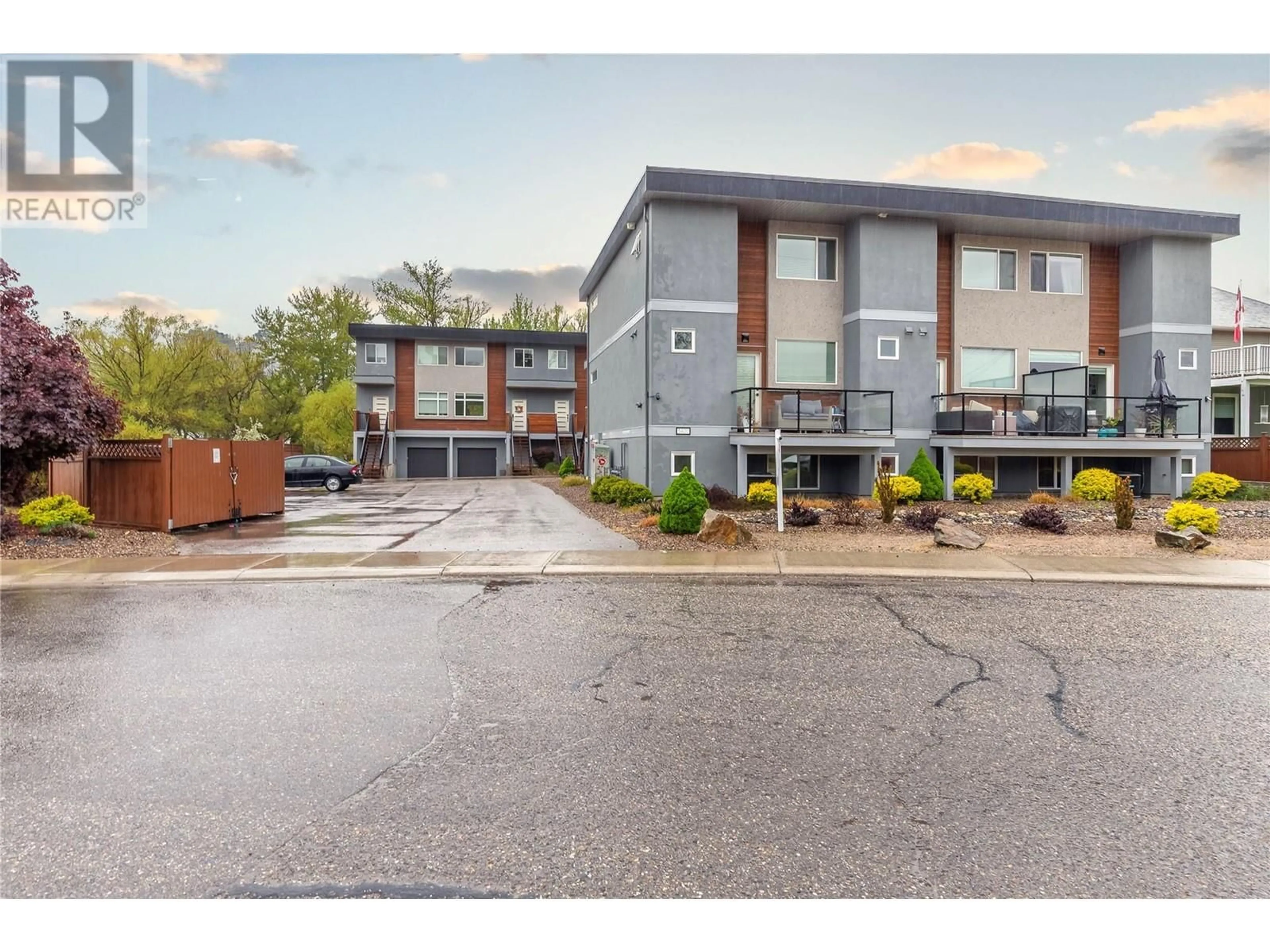 A pic from outside/outdoor area/front of a property/back of a property/a pic from drone, mountain view for 5 - 5400 WILLOW DRIVE, Vernon British Columbia V1T7R3