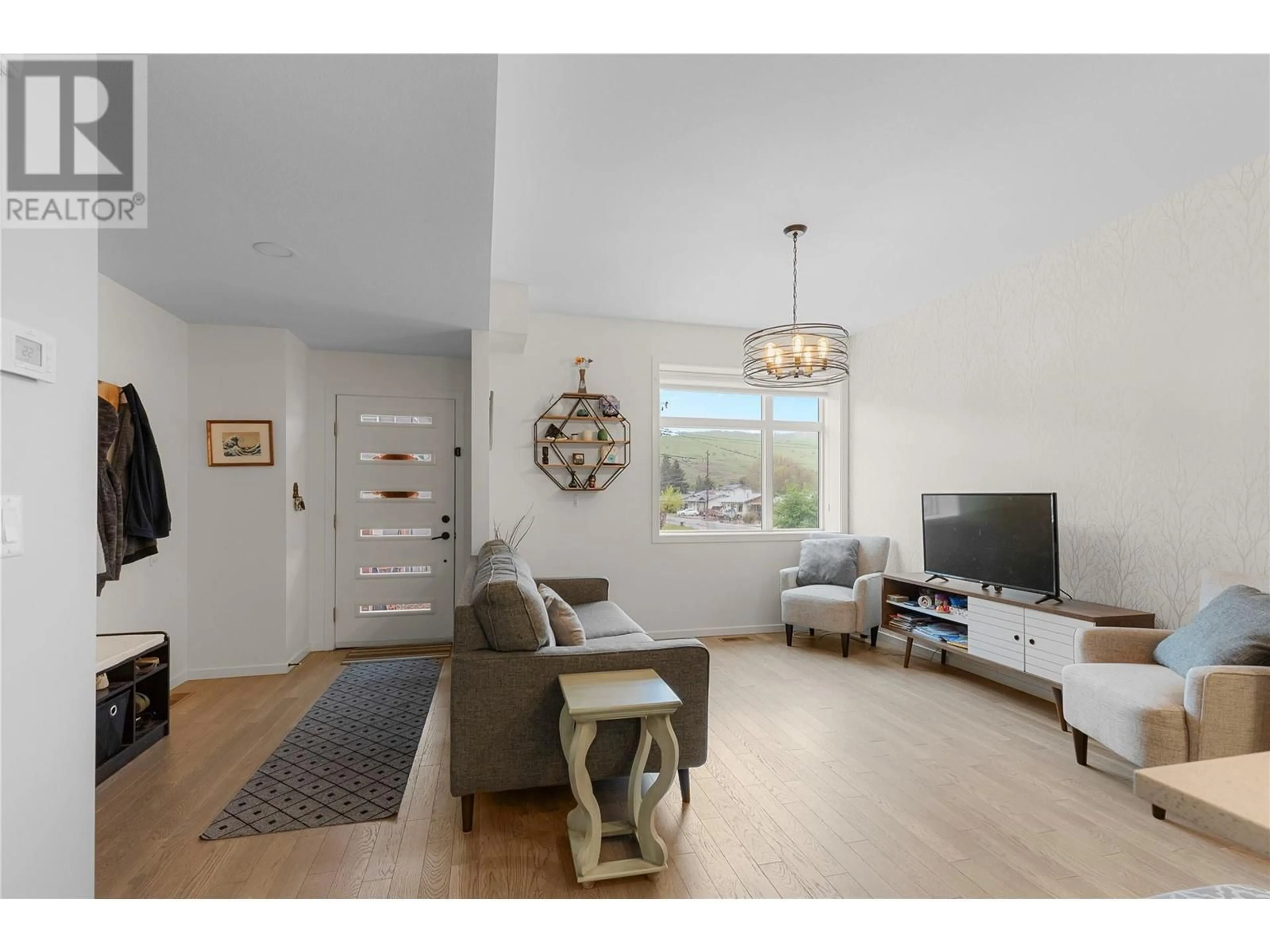 Living room with furniture, unknown for 5 - 5400 WILLOW DRIVE, Vernon British Columbia V1T7R3
