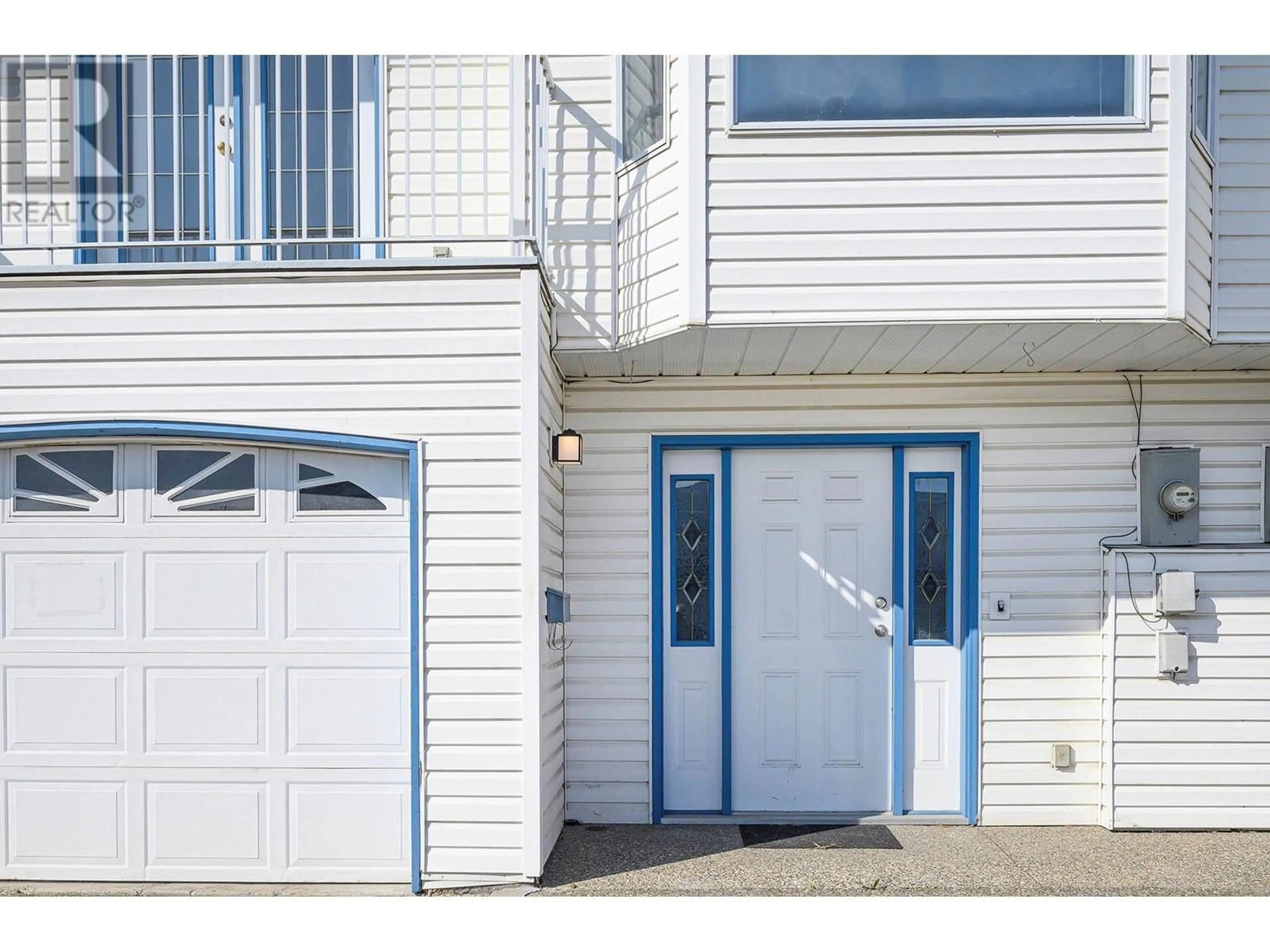Home with vinyl exterior material, street for 1201 14TH STREET, Kamloops British Columbia V2B8K8
