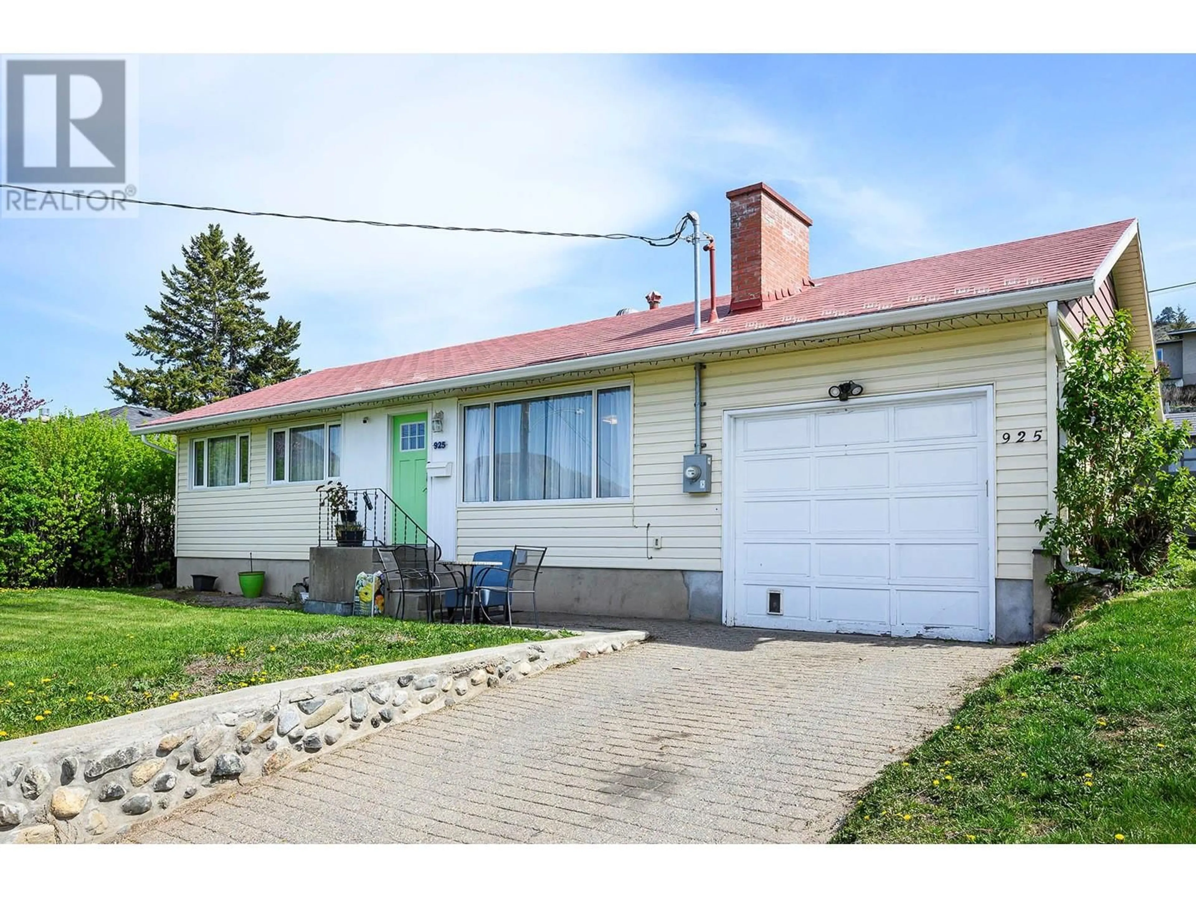 Home with brick exterior material, street for 925 FRASER STREET, Kamloops British Columbia V2C3H6